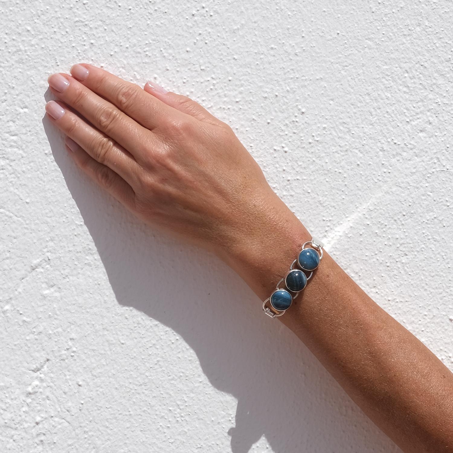 Vintage Silver and Swedish Blue Bracelet by Bergslagsmycke & Nordström Made 1969 en venta 5