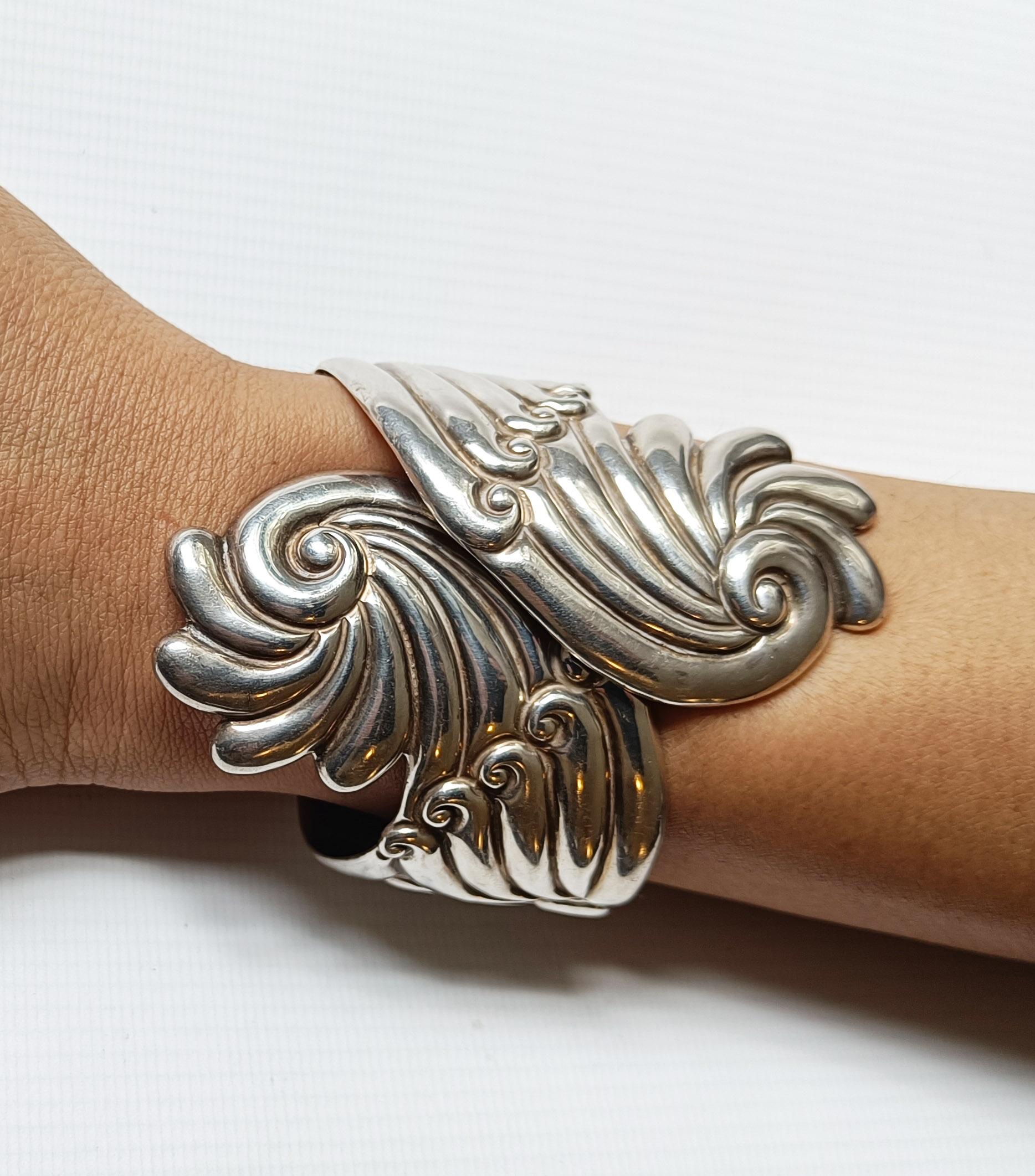 Messicano Bracciale d'argento d'epoca con disegno azteco Taxco Mexico in vendita