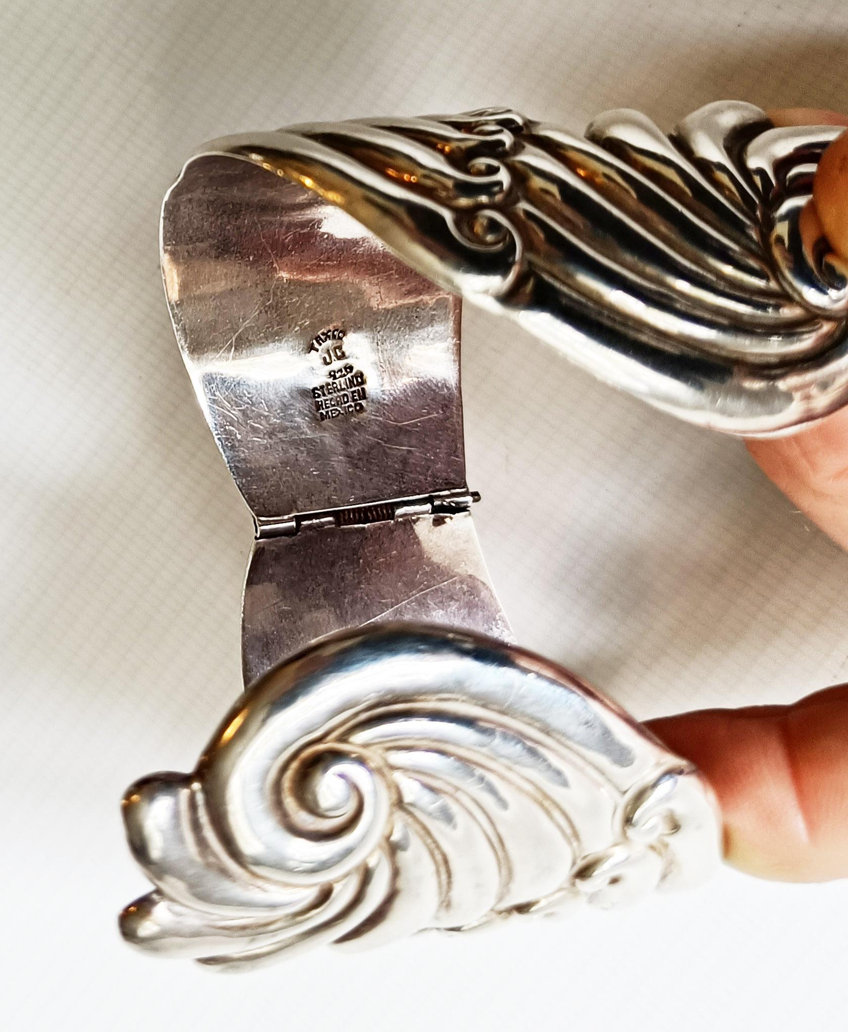 Bracciale d'argento d'epoca con disegno azteco Taxco Mexico In condizioni buone in vendita a London, GB