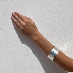 Bracelet jonc vintage en argent fabriqué par l'Atelier Borgila, année 1975