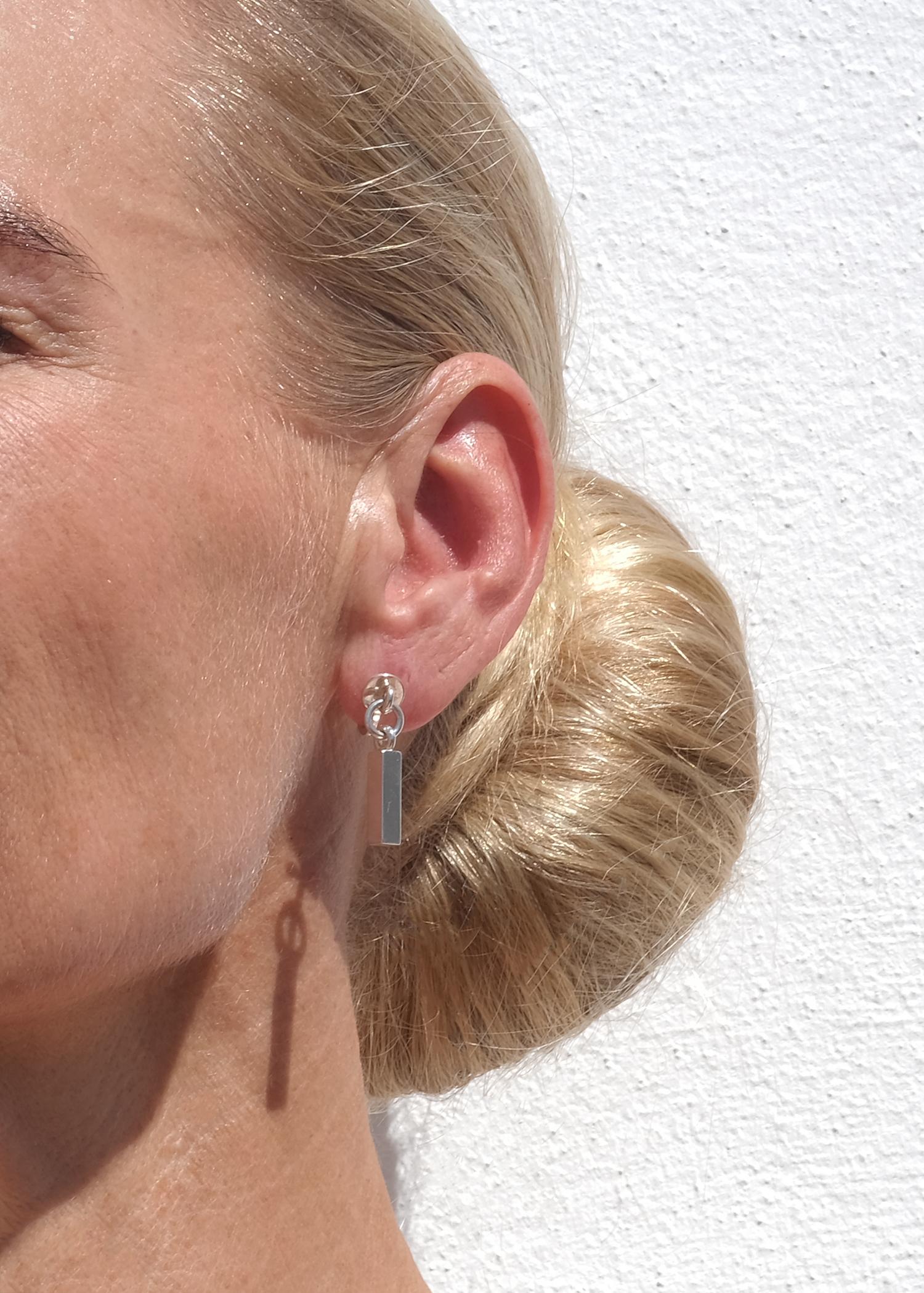 Pendientes vintage de barra de plata del maestro sueco Wiwen Nilsson Fabricados en 1954 en venta 6