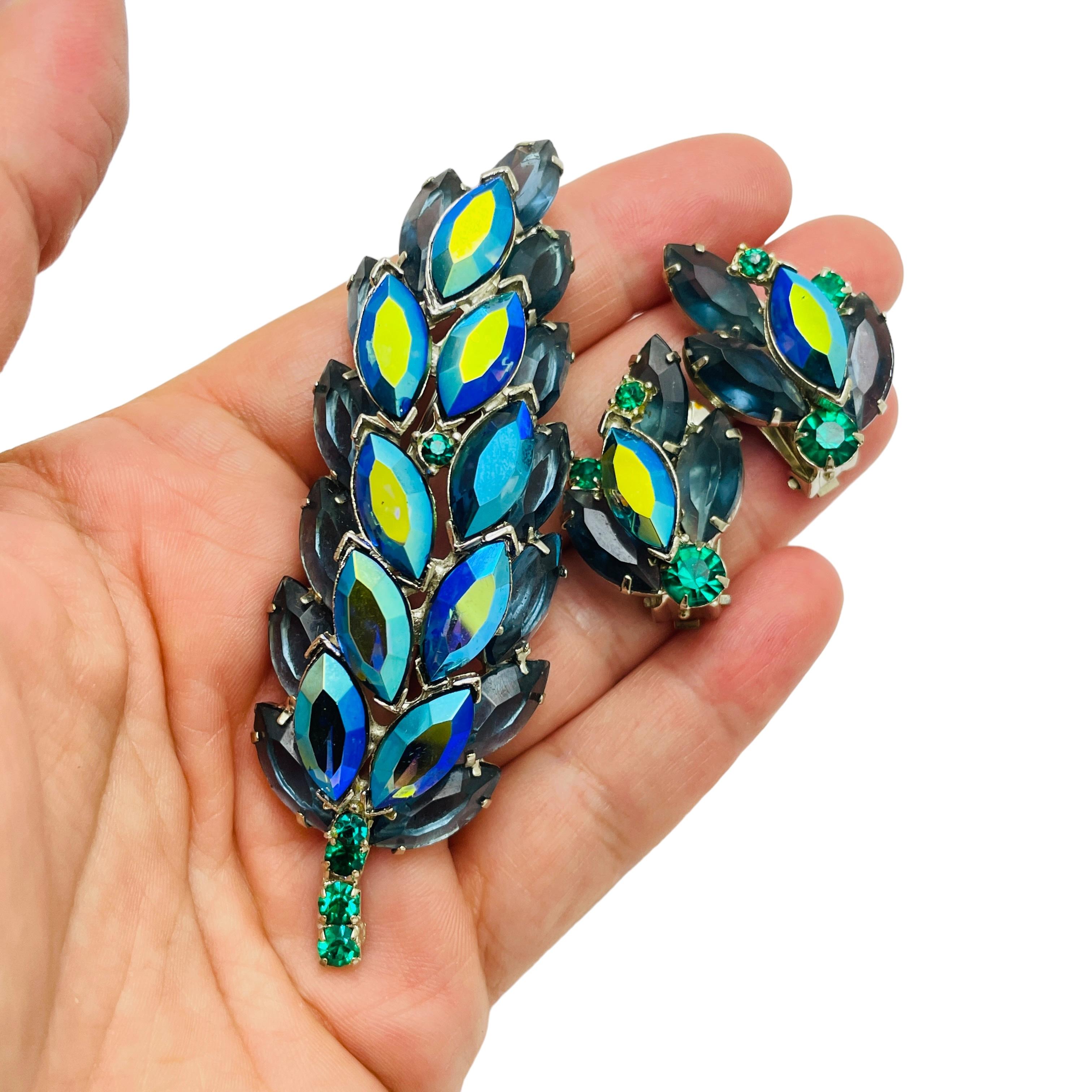 Vintage silver blue green rhinestine designer runway earrings brooch set For Sale 3