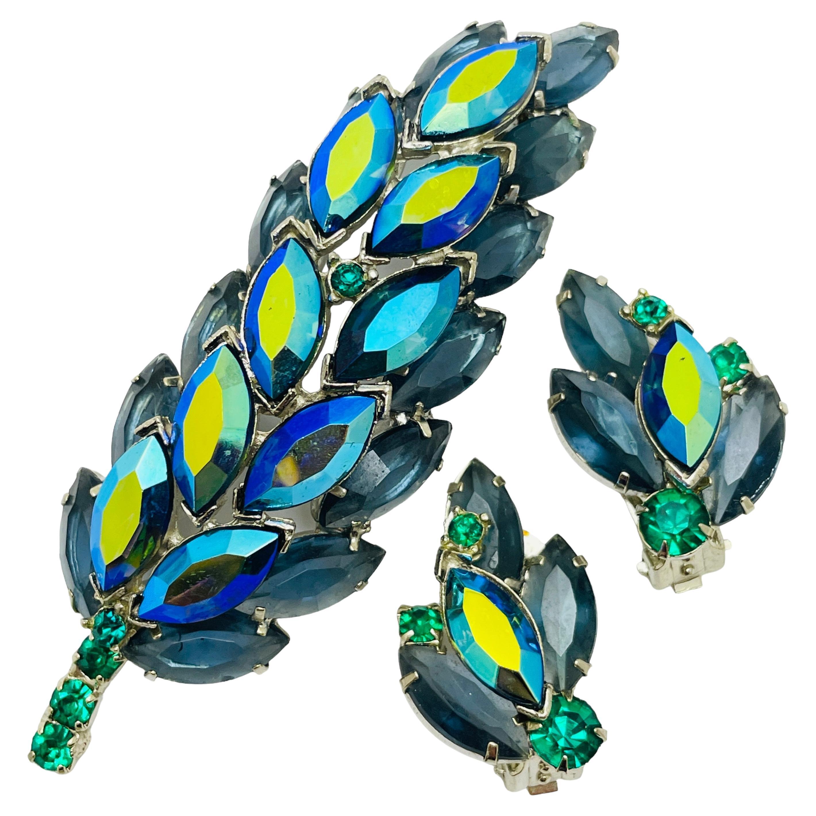 Vintage silver blue green rhinestine designer runway earrings brooch set For Sale