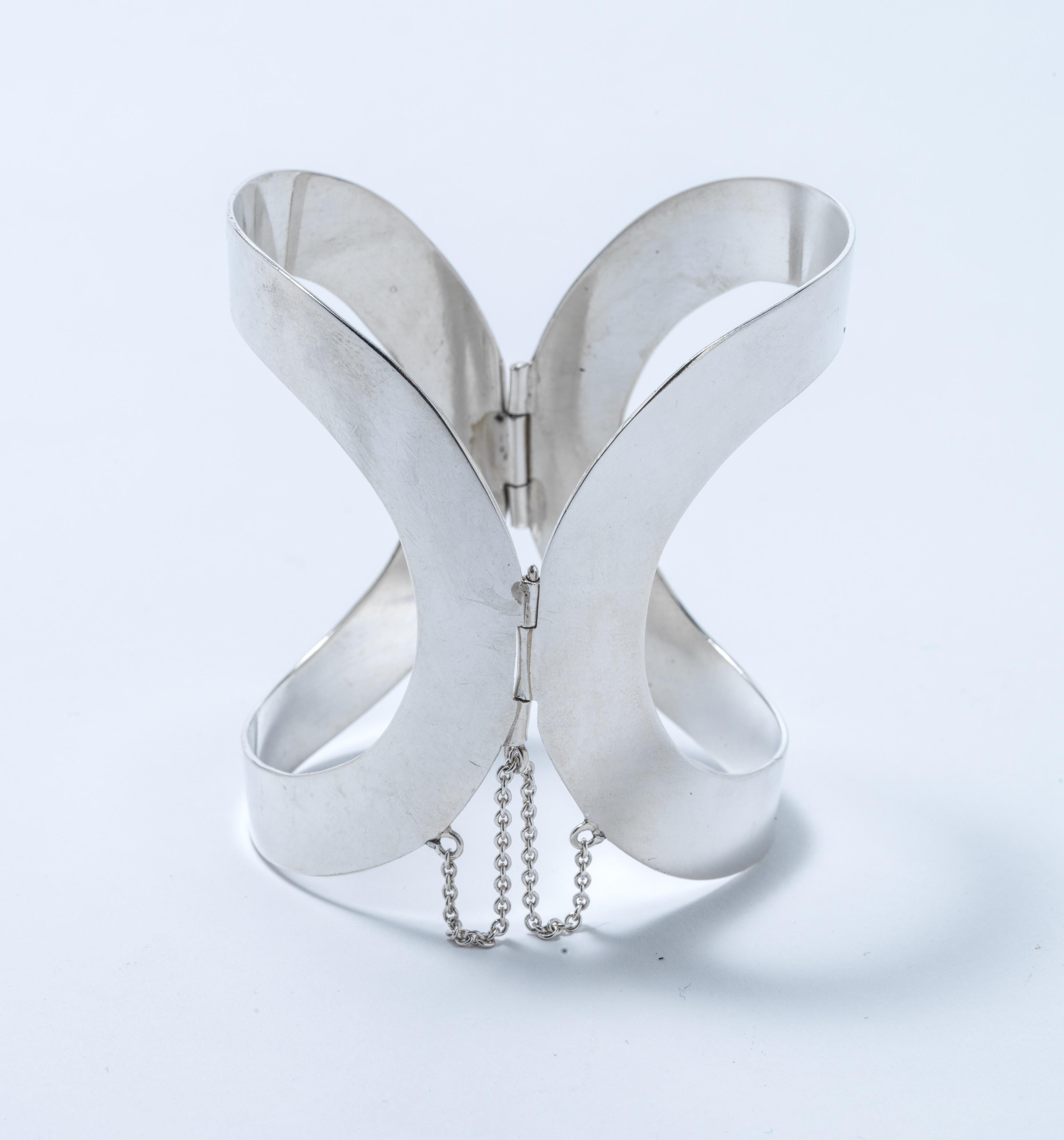 Bracciale d'argento vintage del maestro finlandese Ilmari Puhakka. Realizzato nel 1968. In condizioni buone in vendita a Stockholm, SE