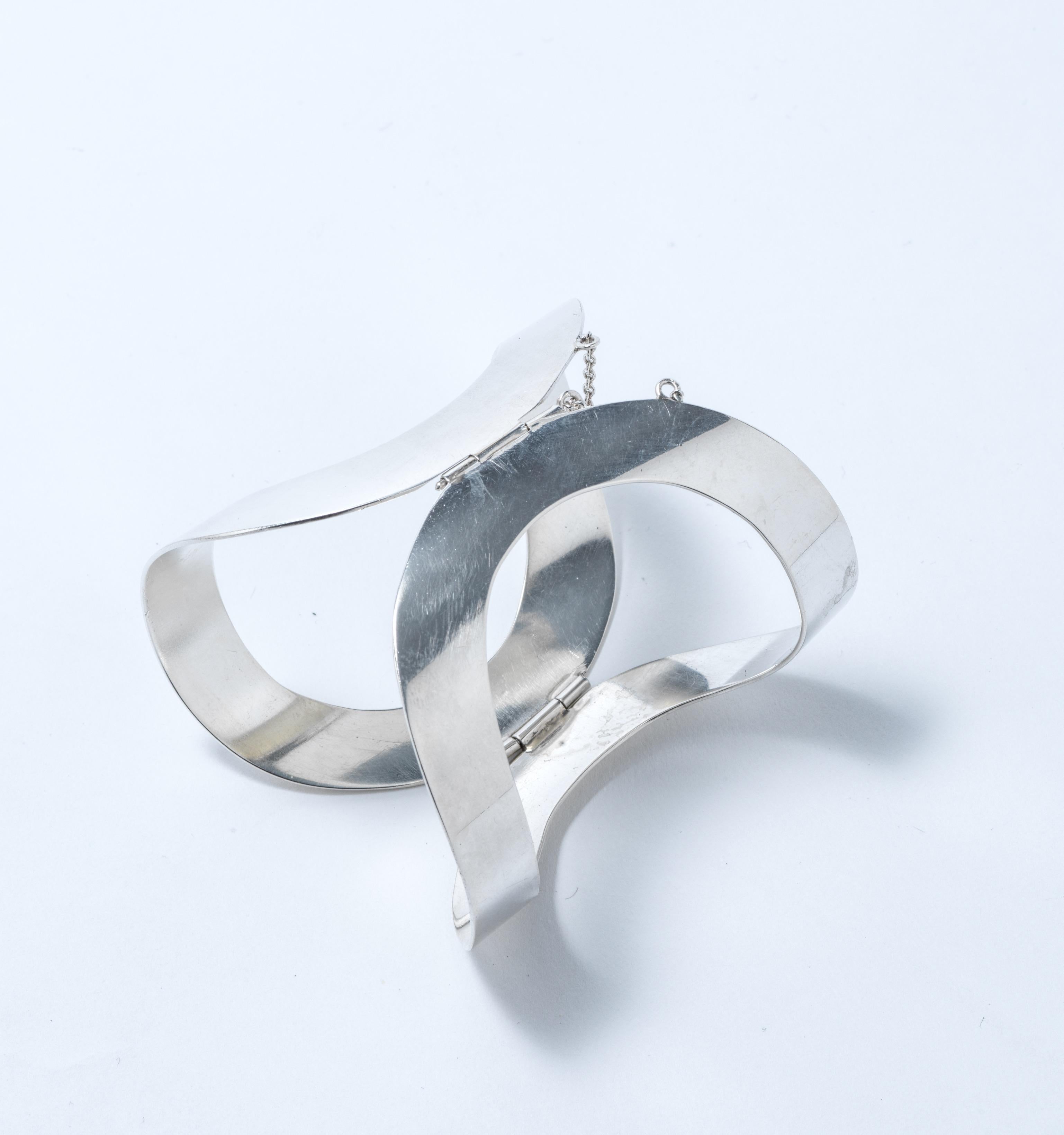 Bracciale d'argento vintage del maestro finlandese Ilmari Puhakka. Realizzato nel 1968. in vendita 4