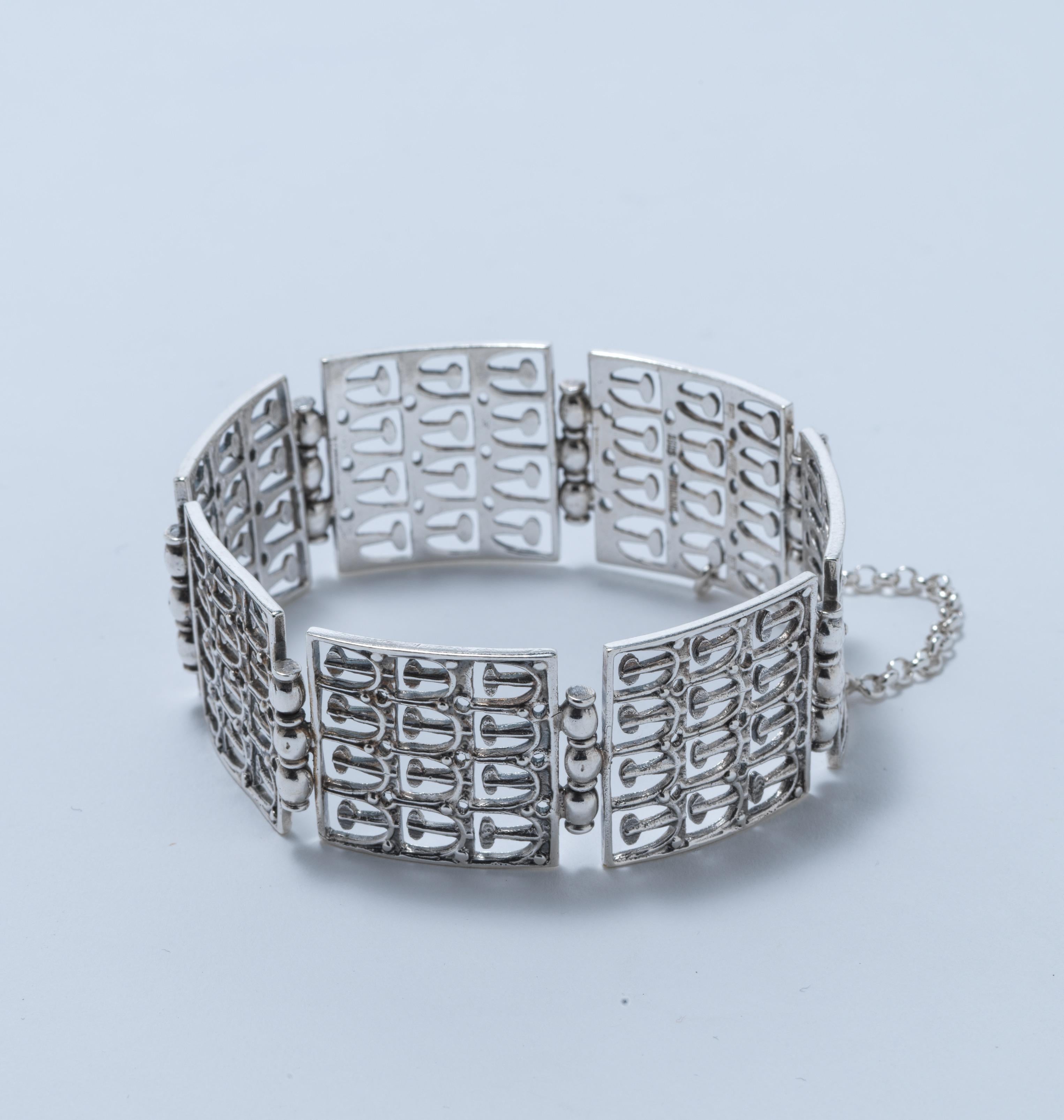 Vintage silver bracelet by Finnish master Jorma Laine. Made 1975. In Good Condition In Stockholm, SE