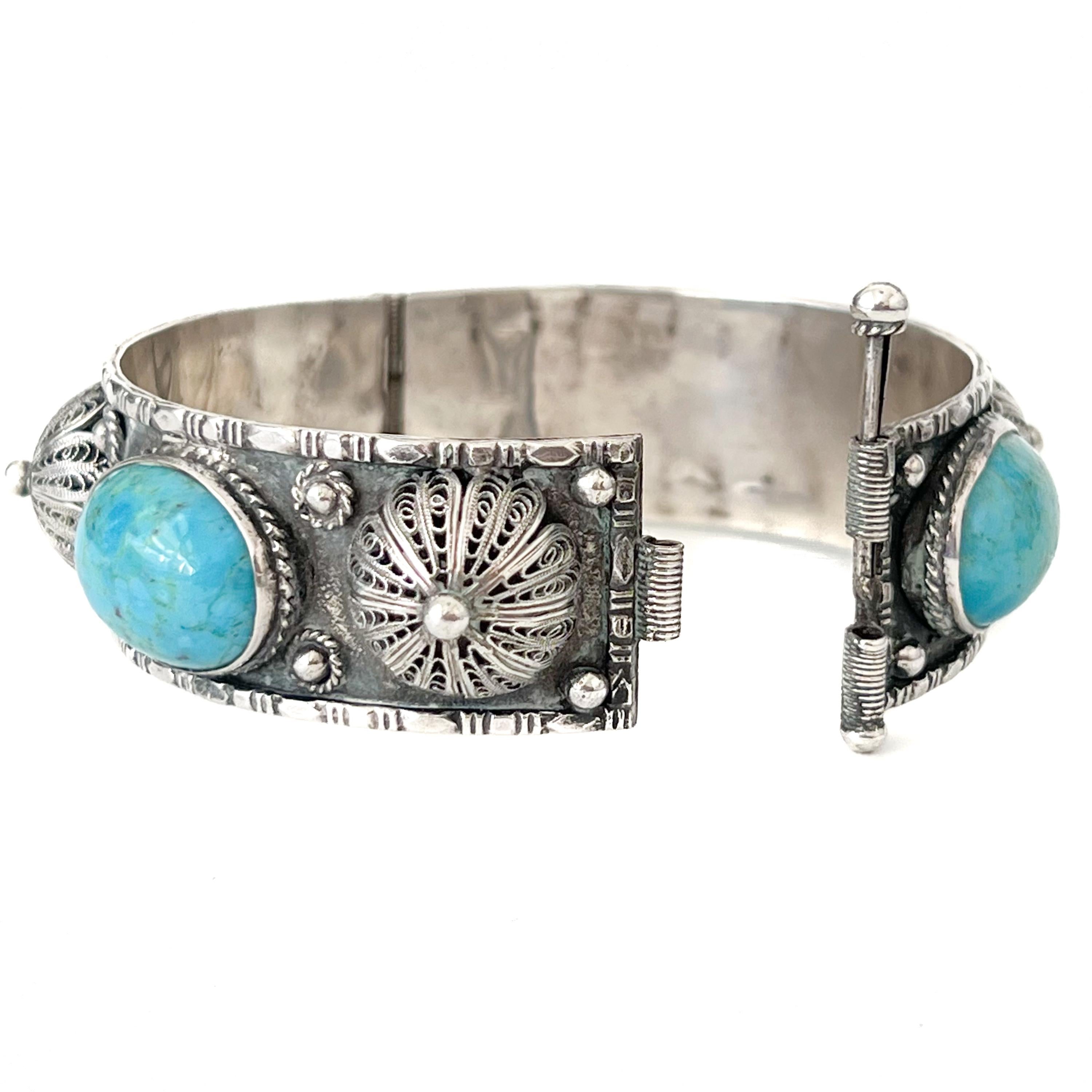 Vintage Silver Bracelet with Filigree Domes and Turquoise Stones For Sale 1
