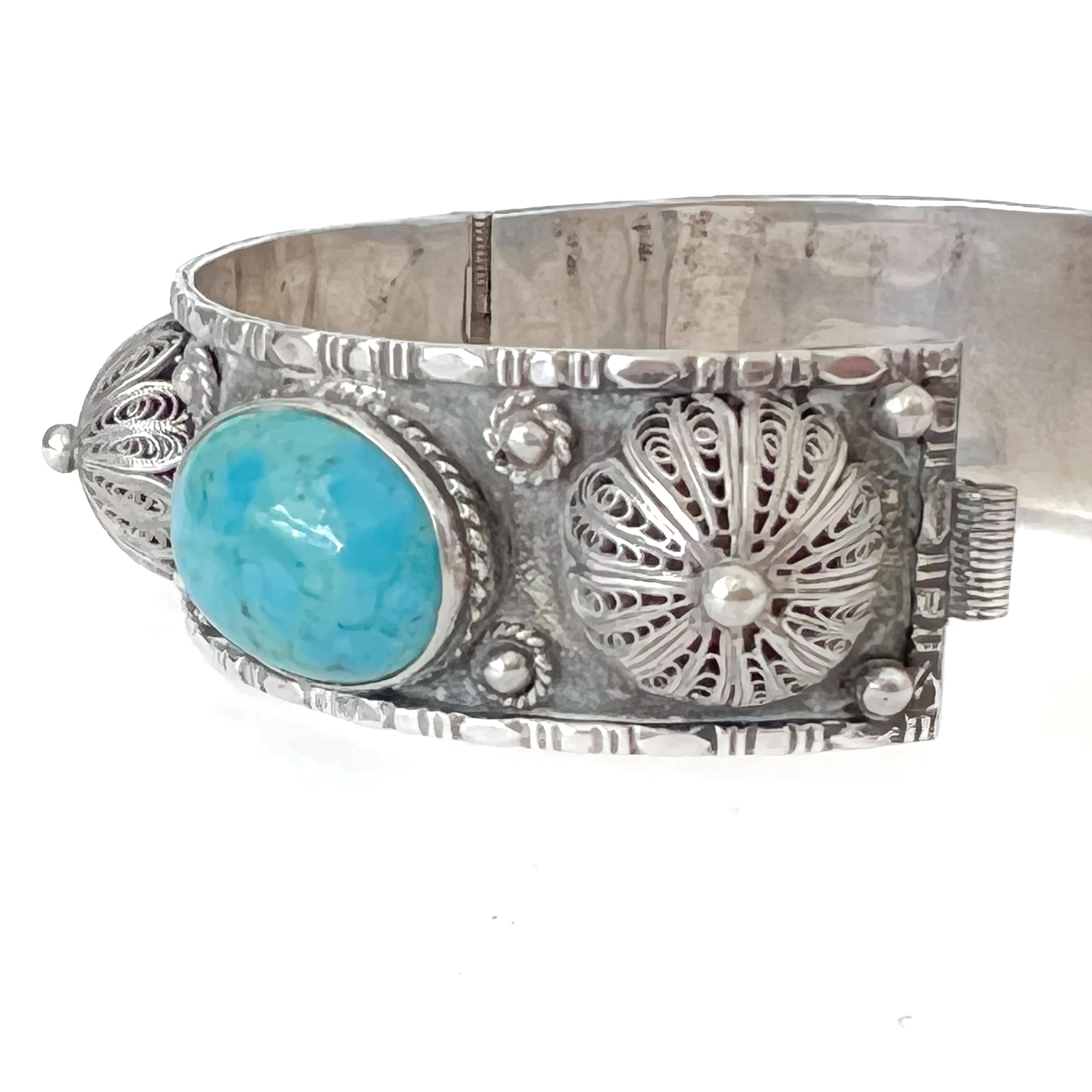 Vintage Silver Bracelet with Filigree Domes and Turquoise Stones For Sale 2