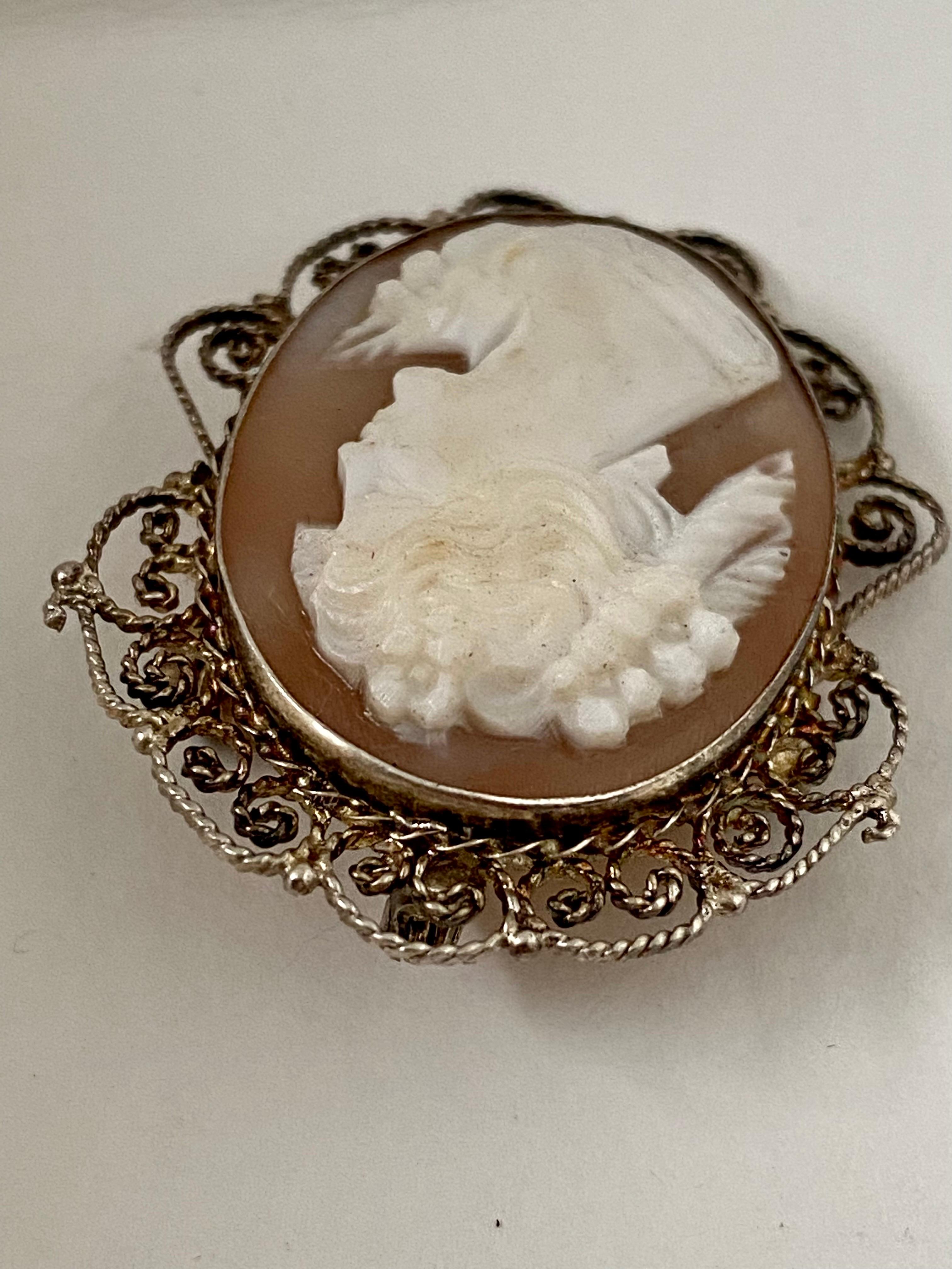 Vintage Silver Brooch / Pendant Cameo For Sale 6