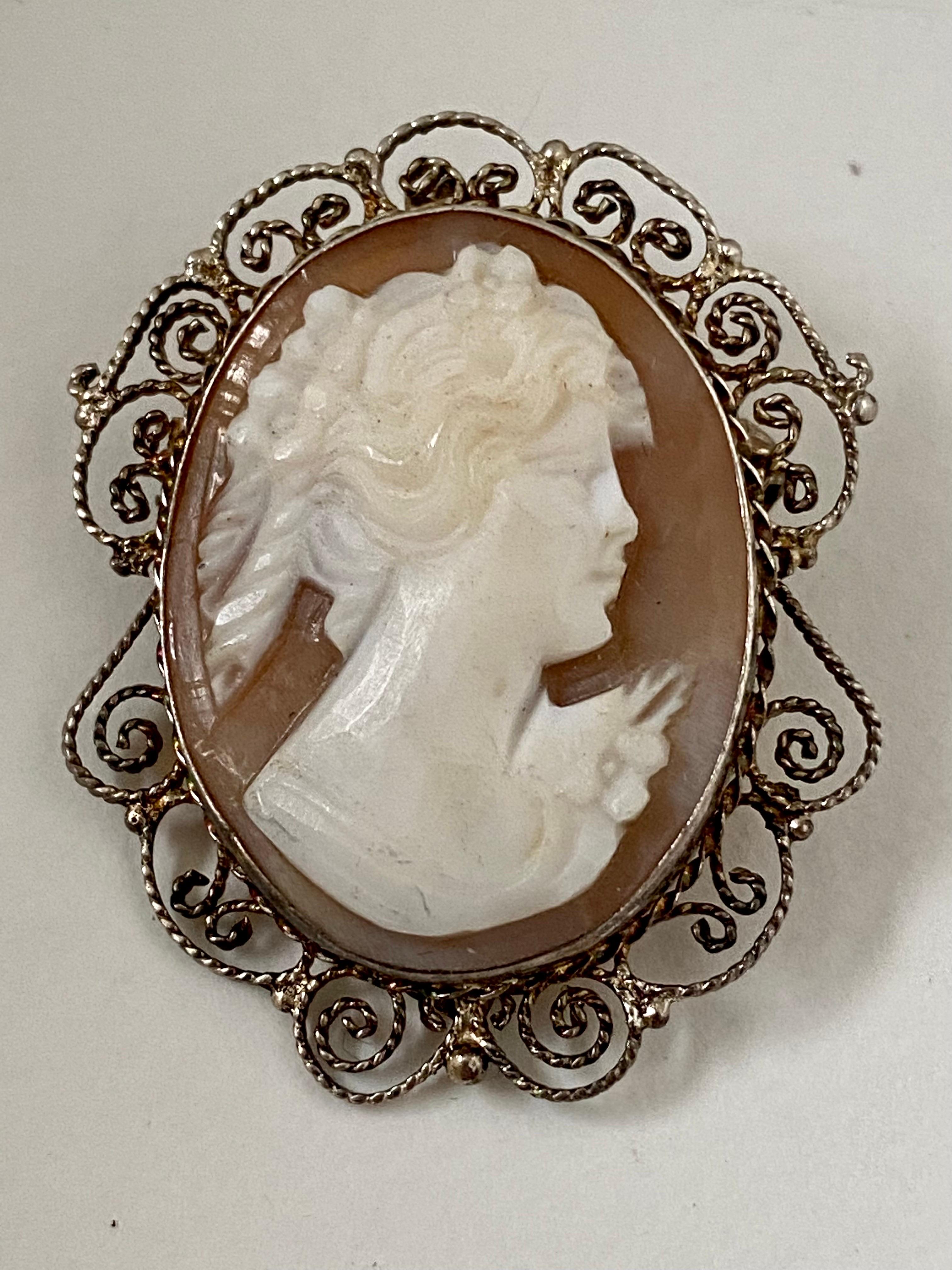 Vintage Silver Brooch / Pendant Cameo In Good Condition For Sale In Carlisle, GB