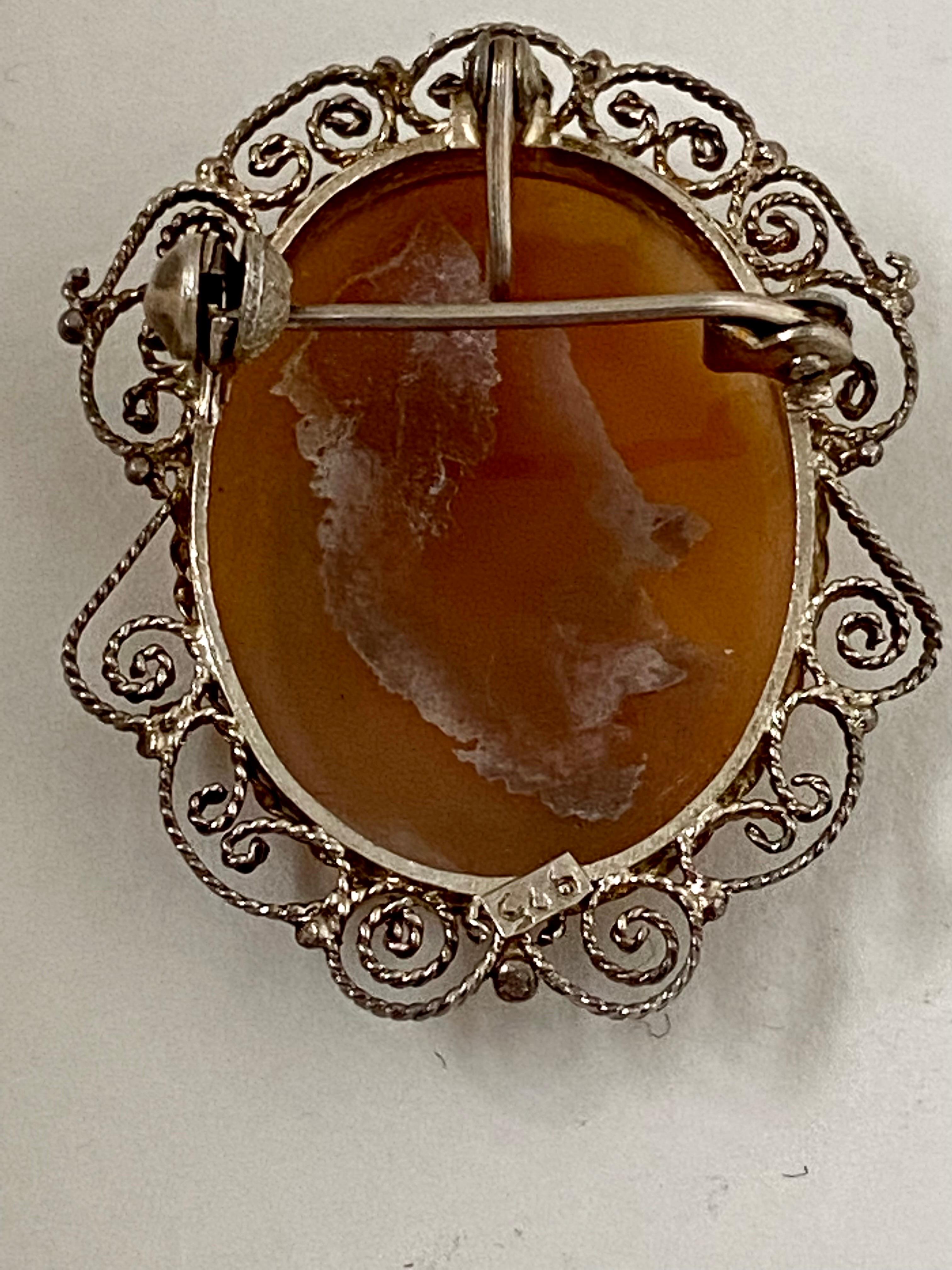 Vintage Silver Brooch / Pendant Cameo For Sale 1