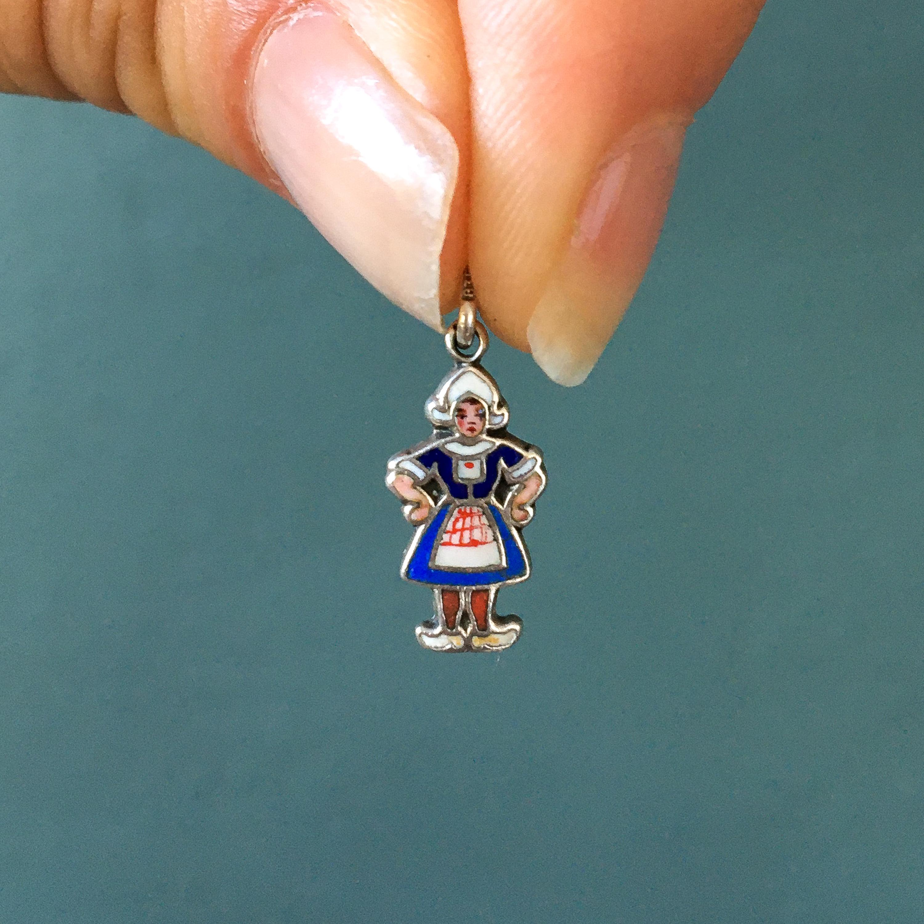 Ciondolo Charm d'argento con smalto vintage Zeeuws Meisje in vendita 3