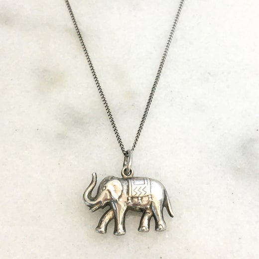 CS-DB Vintage Charming Elephant Pendants Silver Necklaces 