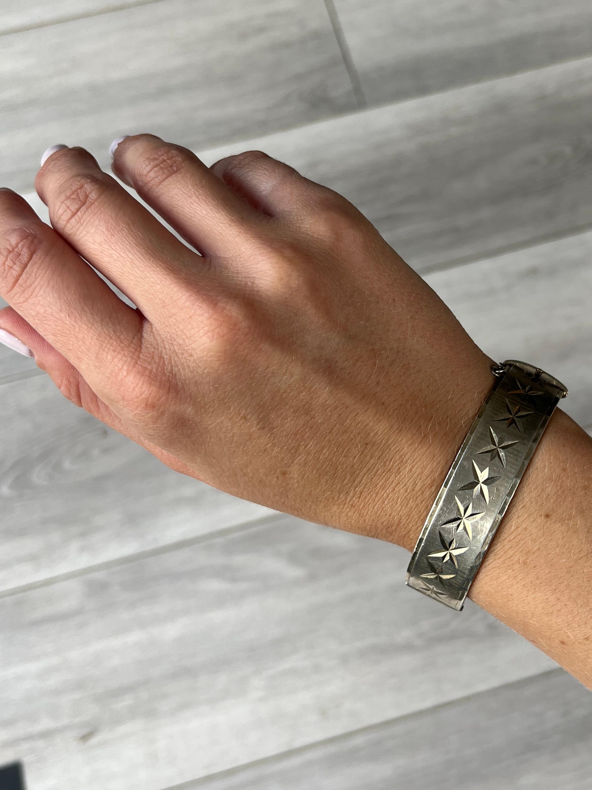 Vintage Silver Engraved Bangle In Good Condition For Sale In Chipping Campden, GB