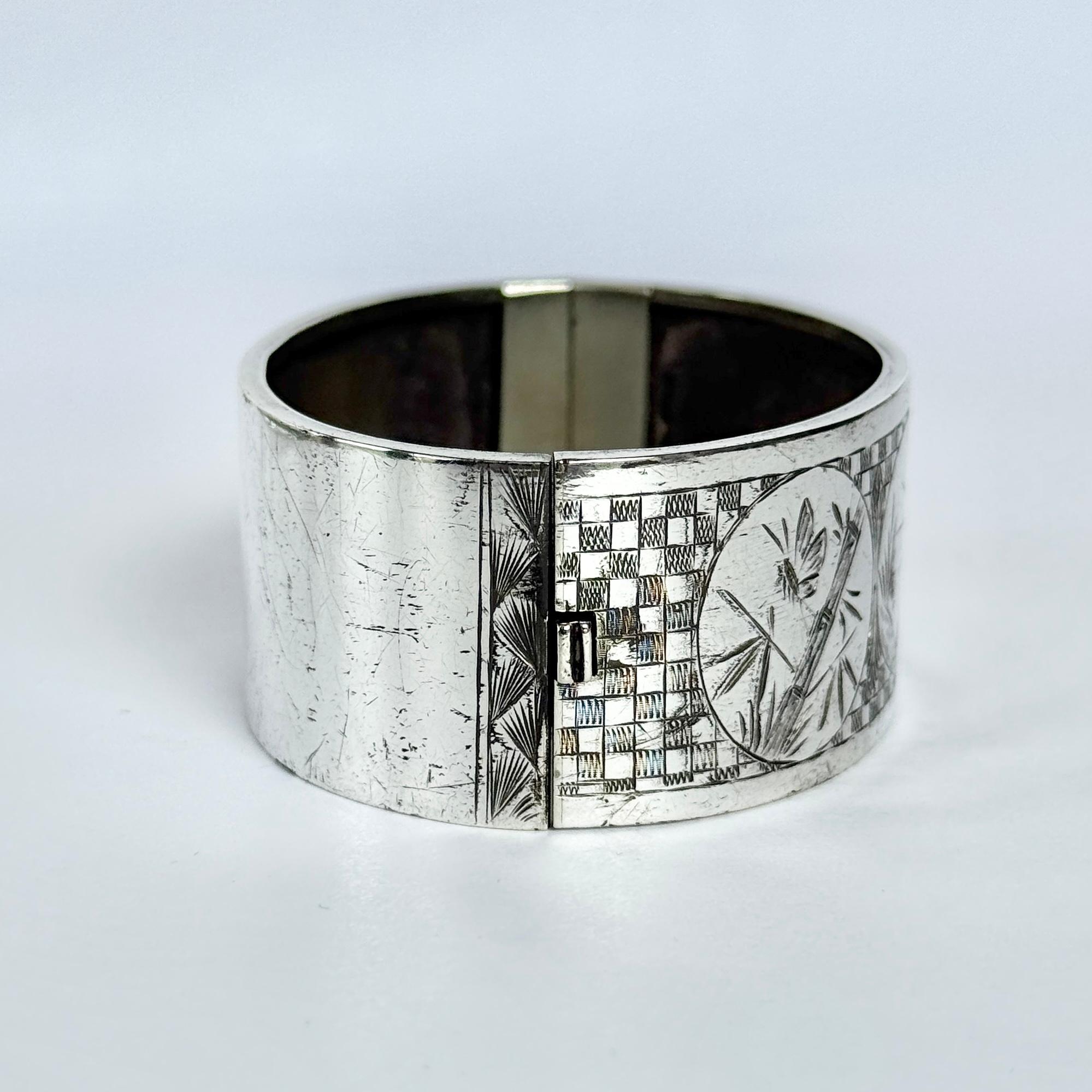Bracelet vintage en argent gravé Bon état - En vente à Chipping Campden, GB