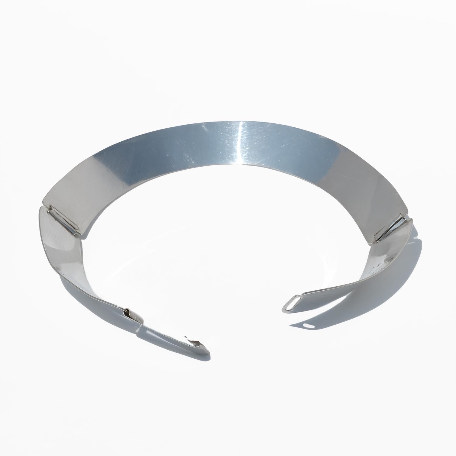 Vintage Silver Fixed Neck Ring by Albrechtssons Guldsmedsaffär Made 1956 For Sale 2