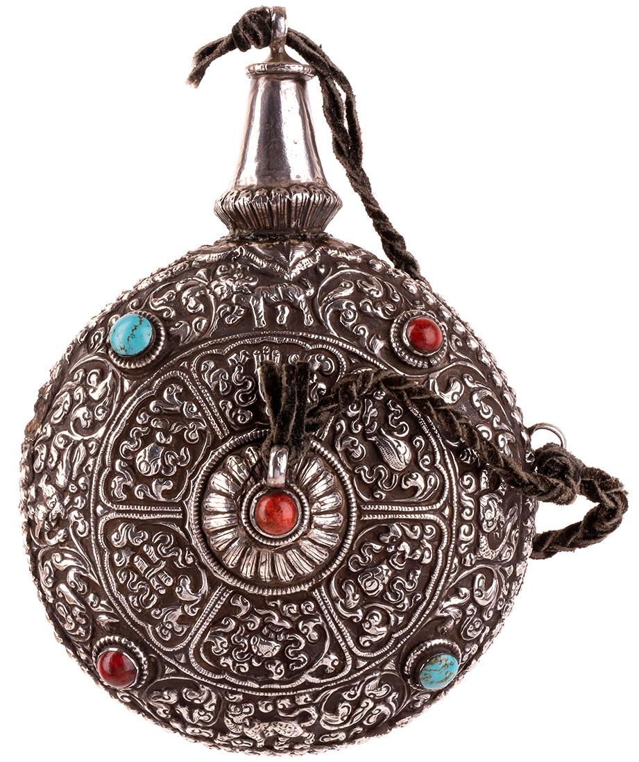 Vintage Silver Flask, Tibet, Early 20th Century In Good Condition In Roma, IT