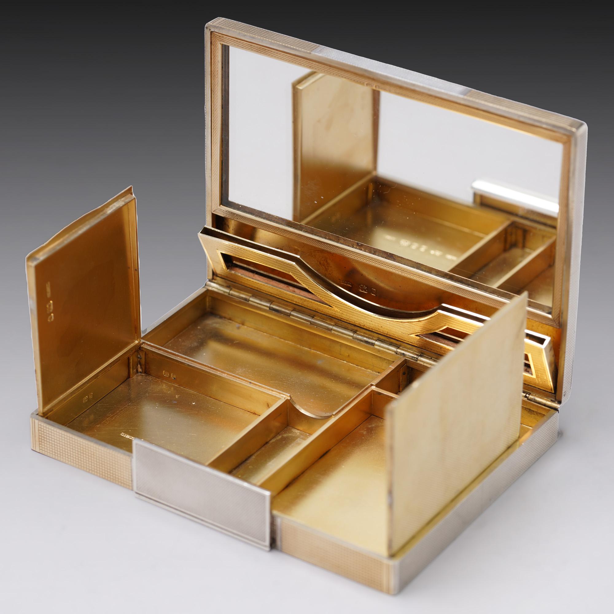  Asprey  art Deco silver gilt compact case, 1939 In Good Condition For Sale In Braintree, GB