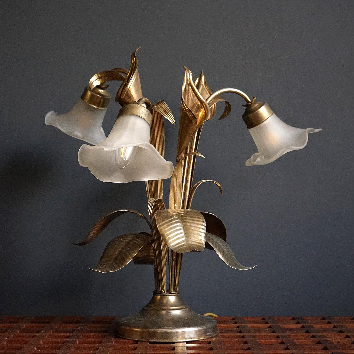 20th Century Vintage Silver Gilt Tole and Frosted Glass Calla Lily Table Lamp, circa 1940s