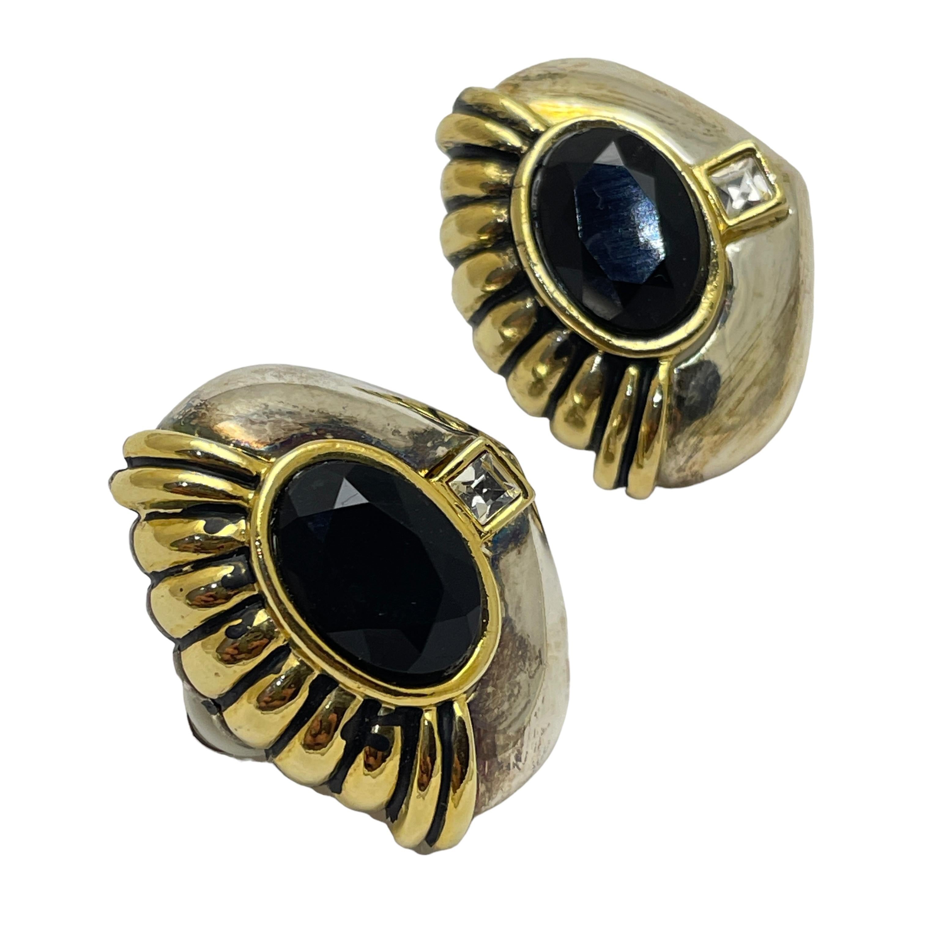 DETTAGLI

- senza segno 

- argento e oro con vetro

- orecchini vintage di design

MISURE  

- 

CONDIZIONE

-  ottime condizioni vintage con minimi segni di usura 

 Sku 44

❤️❤️  GIOIELLI VINTAGE DI DESIGN ❤️❤️

❤️❤️  LA BOUTIQUE DI ALEXANDER 
