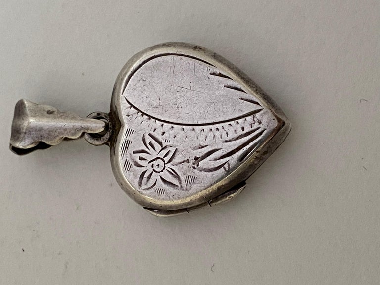Vintage Silver Heart Shape Locket Pendant For Sale at 1stDibs