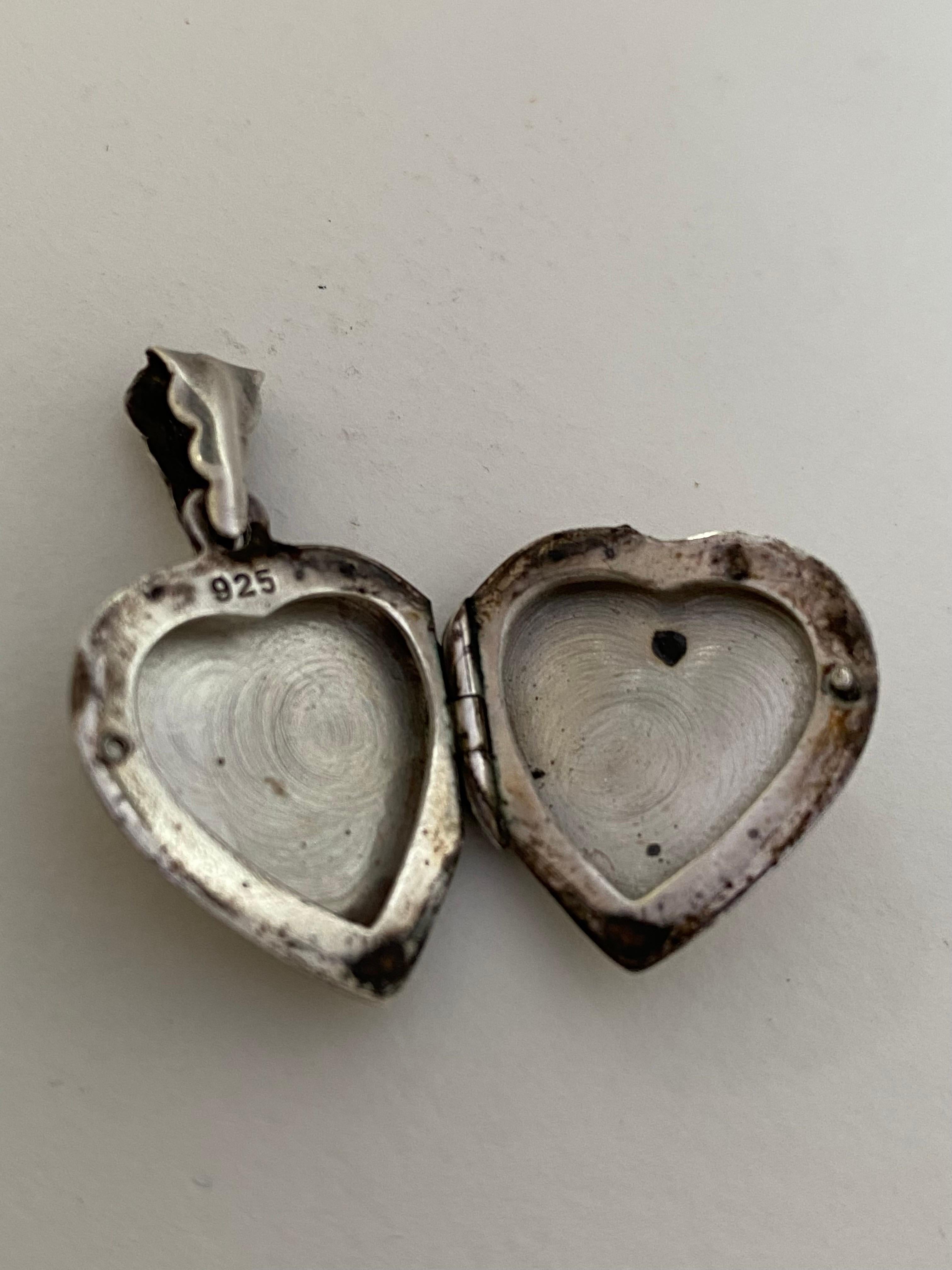 Vintage Silver Heart Shape Locket Pendant For Sale 4