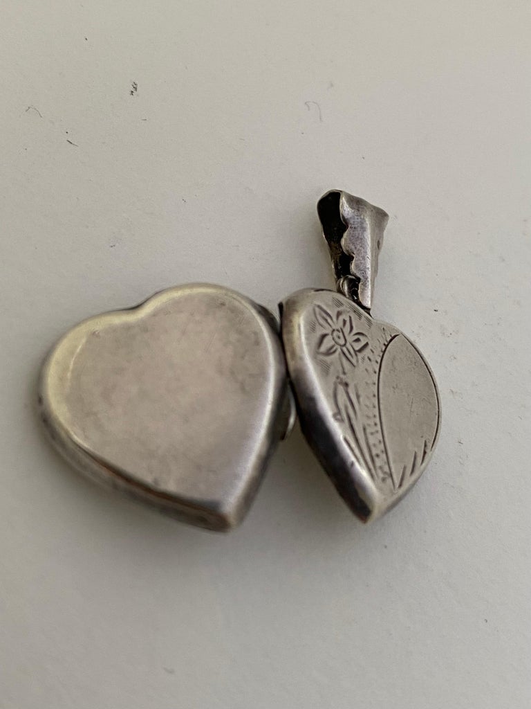 Vintage Silver Heart Shape Locket Pendant For Sale at 1stDibs