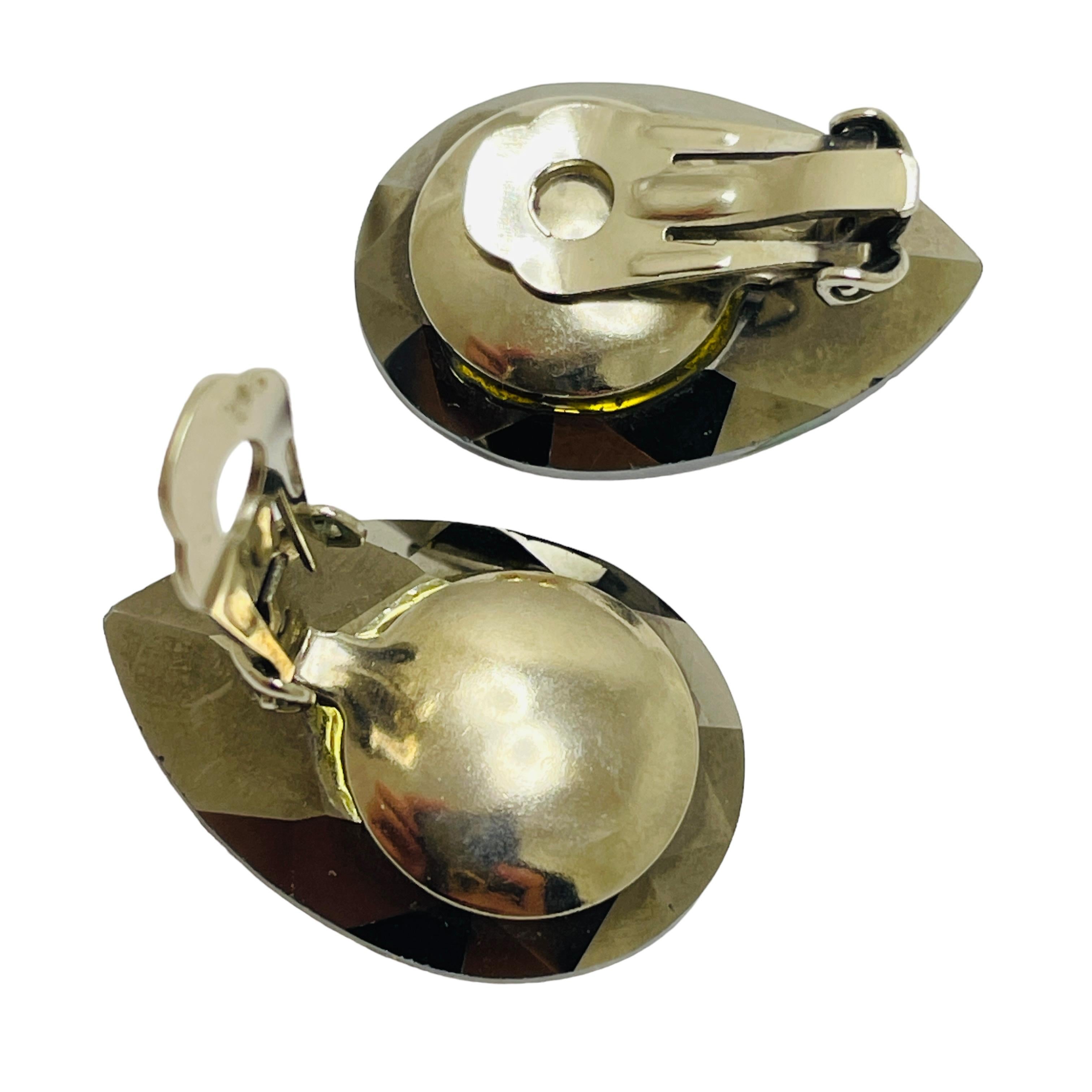 Vintage silver huge faceted glass designer runway clip on earrings In Good Condition For Sale In Palos Hills, IL