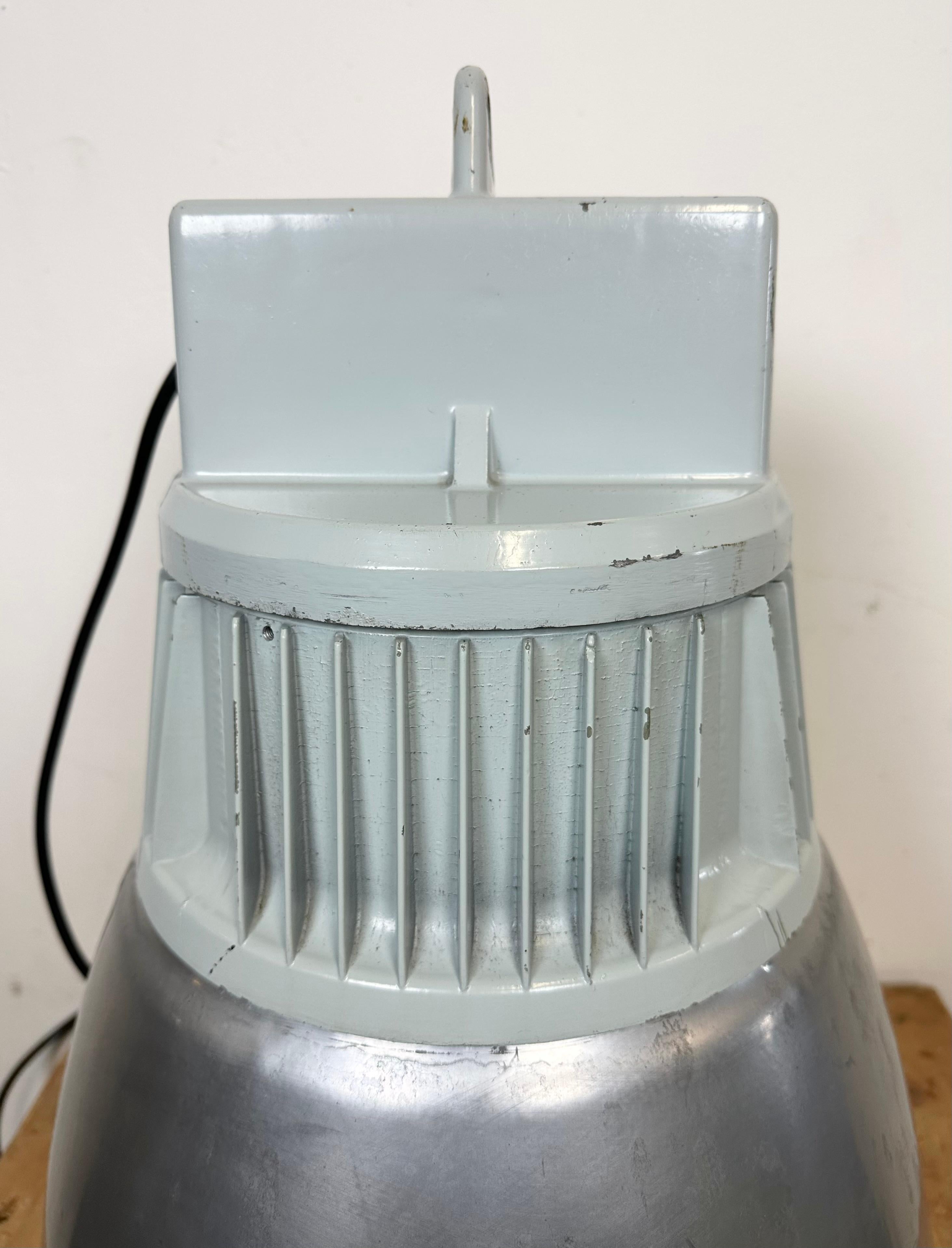 Vintage Silver Industrial Factory Pendant Lamp from Elektrosvit, 1960s For Sale 8