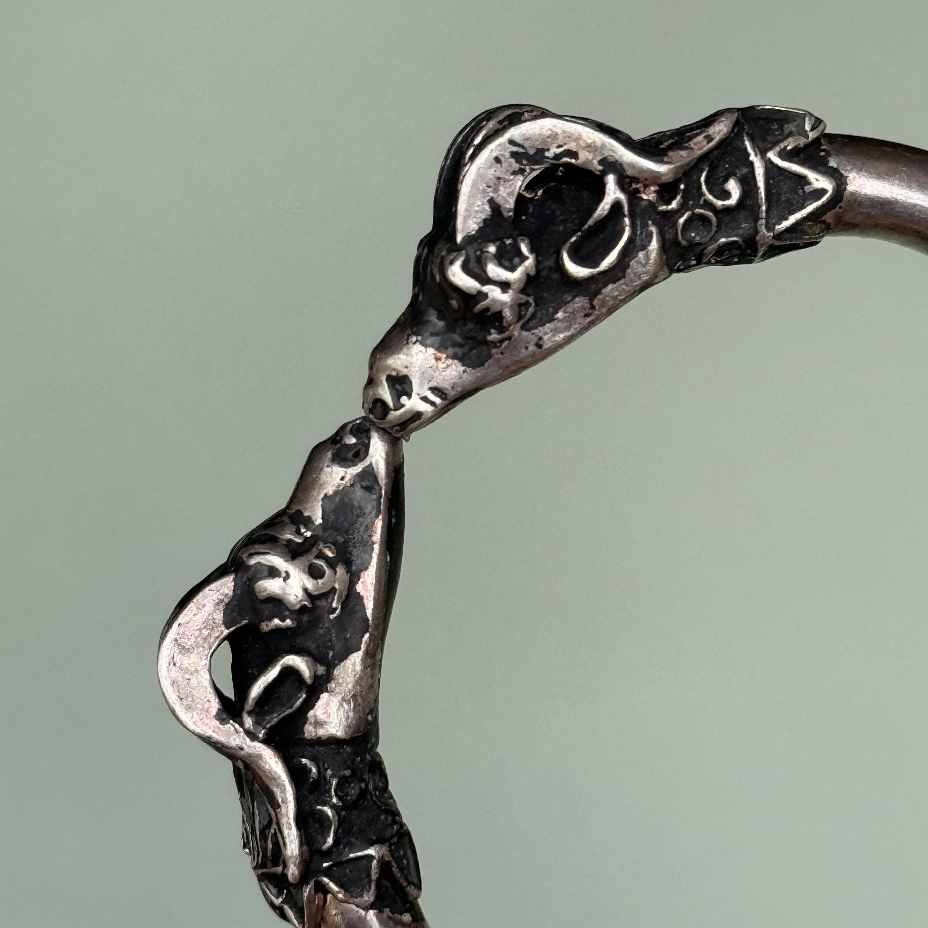 Vintage Silver Kissing Rams Head Hinged Bracelet For Sale 1