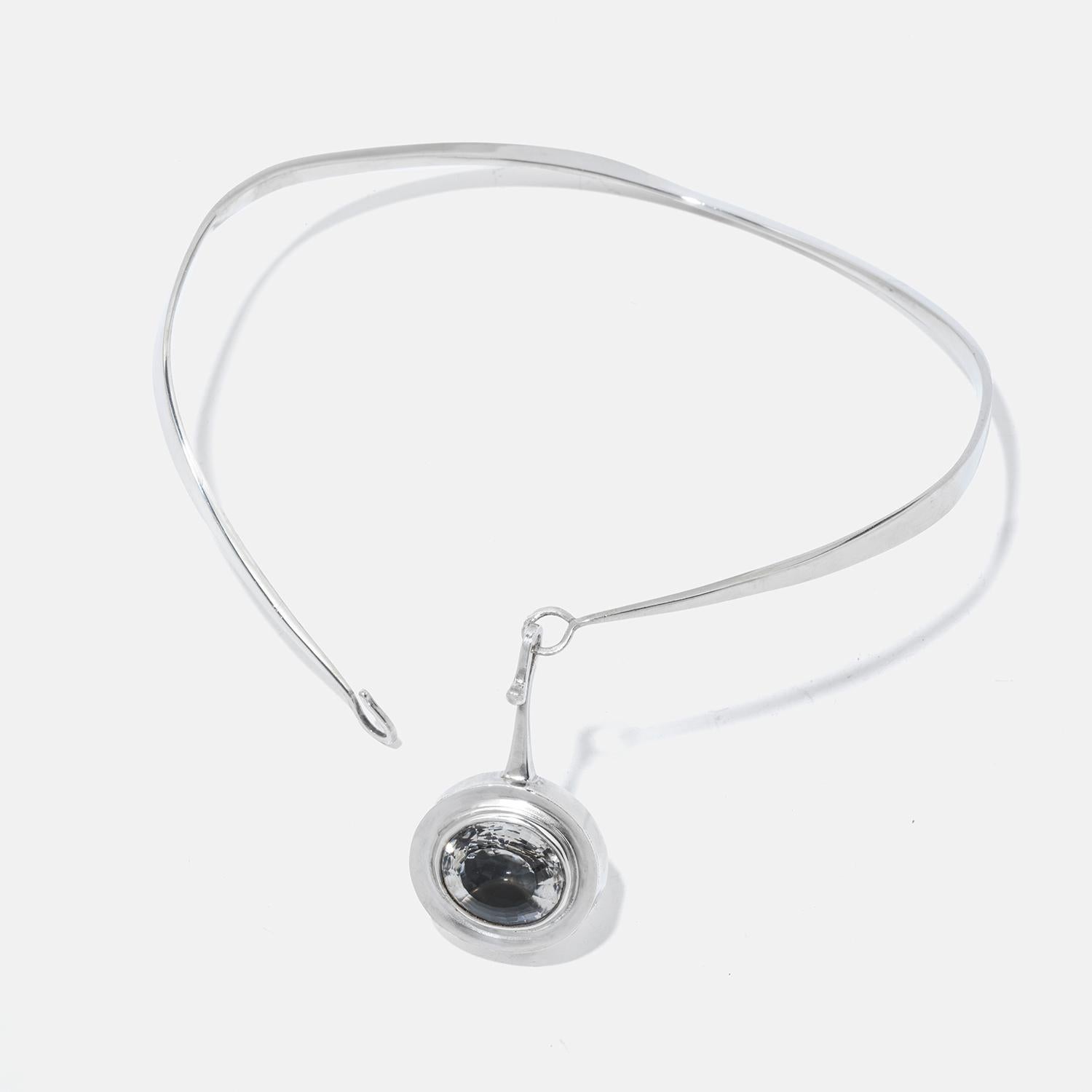 Vintage Silver Neck Ring by Bengt Liljedahl and Pendant by Ove Bohlin Made 1966 In Good Condition For Sale In Stockholm, SE