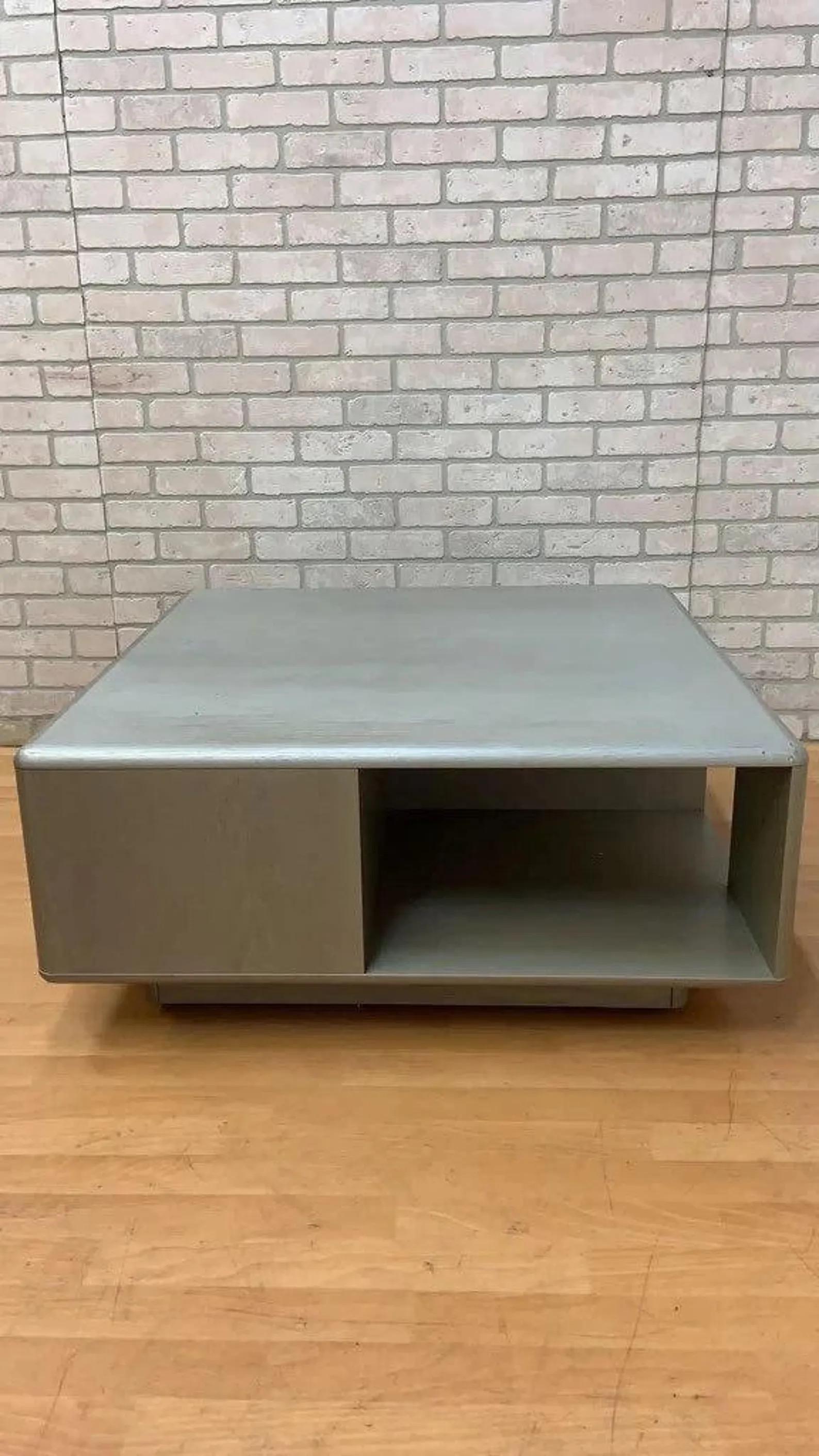 Vintage Silver Painted Wood Couchtisch im Angebot 4
