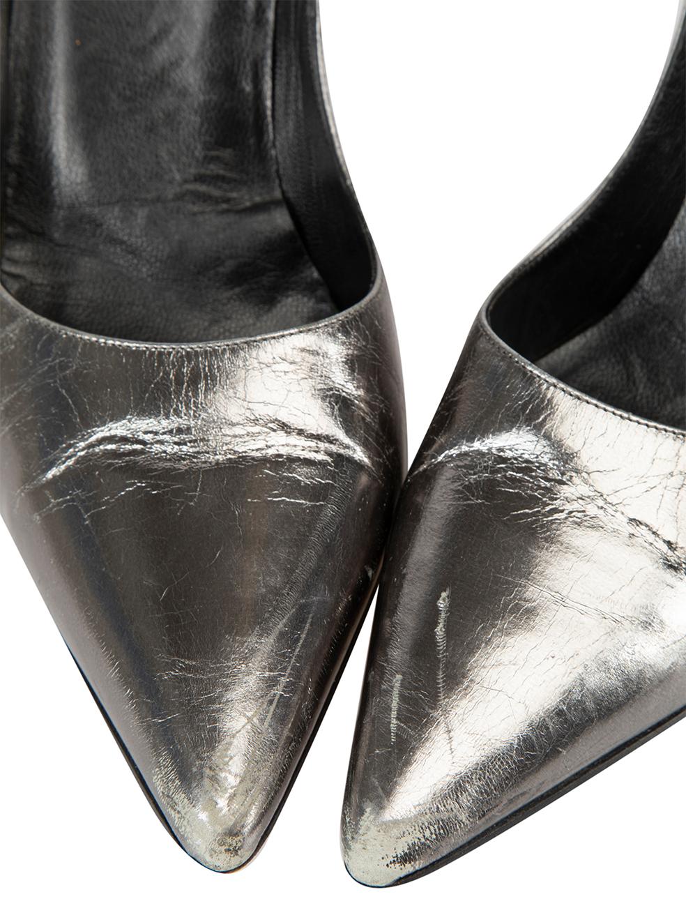 Gucci Vintage Silver Patent Leather Pointed Toe Heels Size US 9 In Good Condition In London, GB