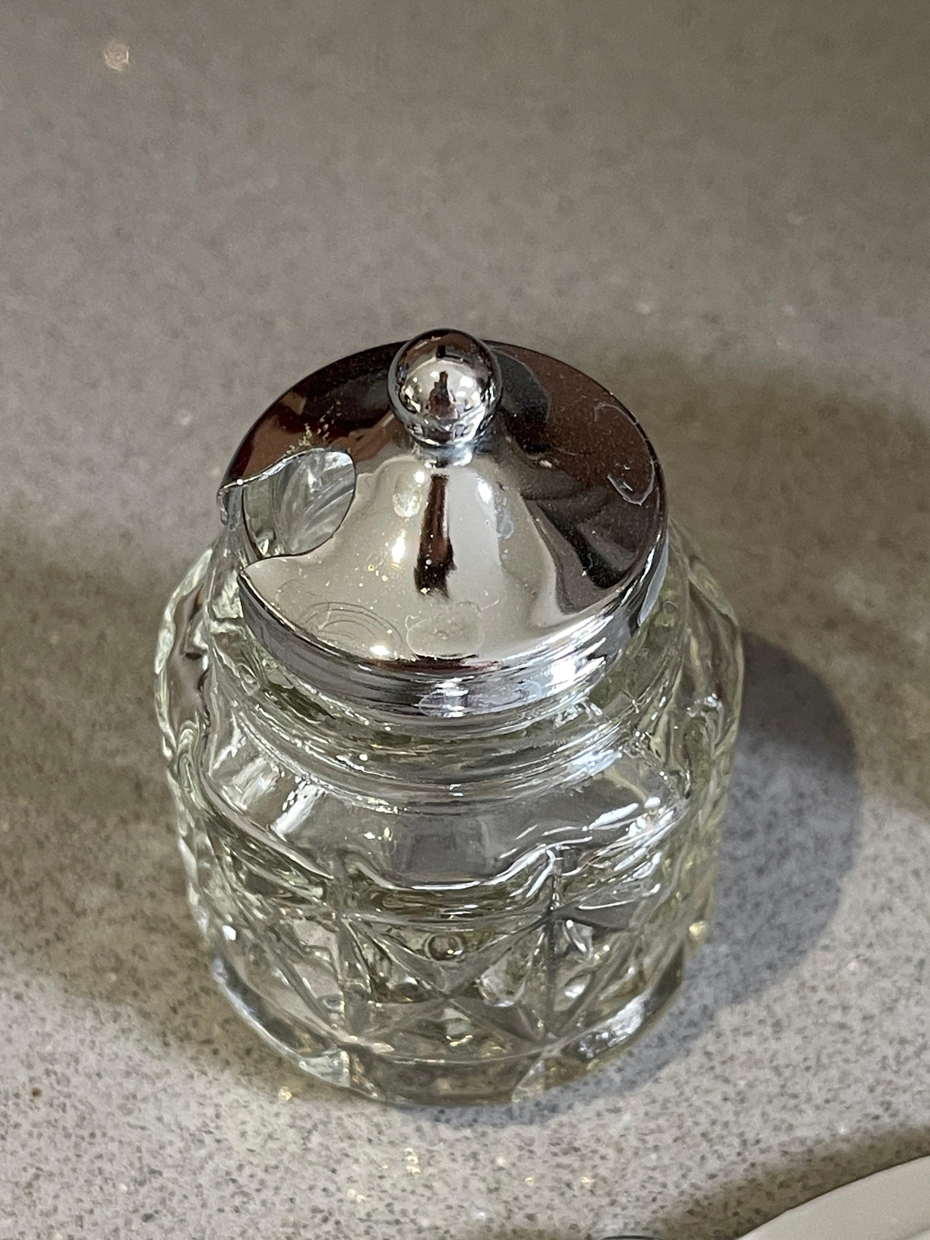 Vintage Silver Pfeffer & Salz Shaker,  Ein Satz Salz Shakers Kristall mit Tablett im Angebot 4