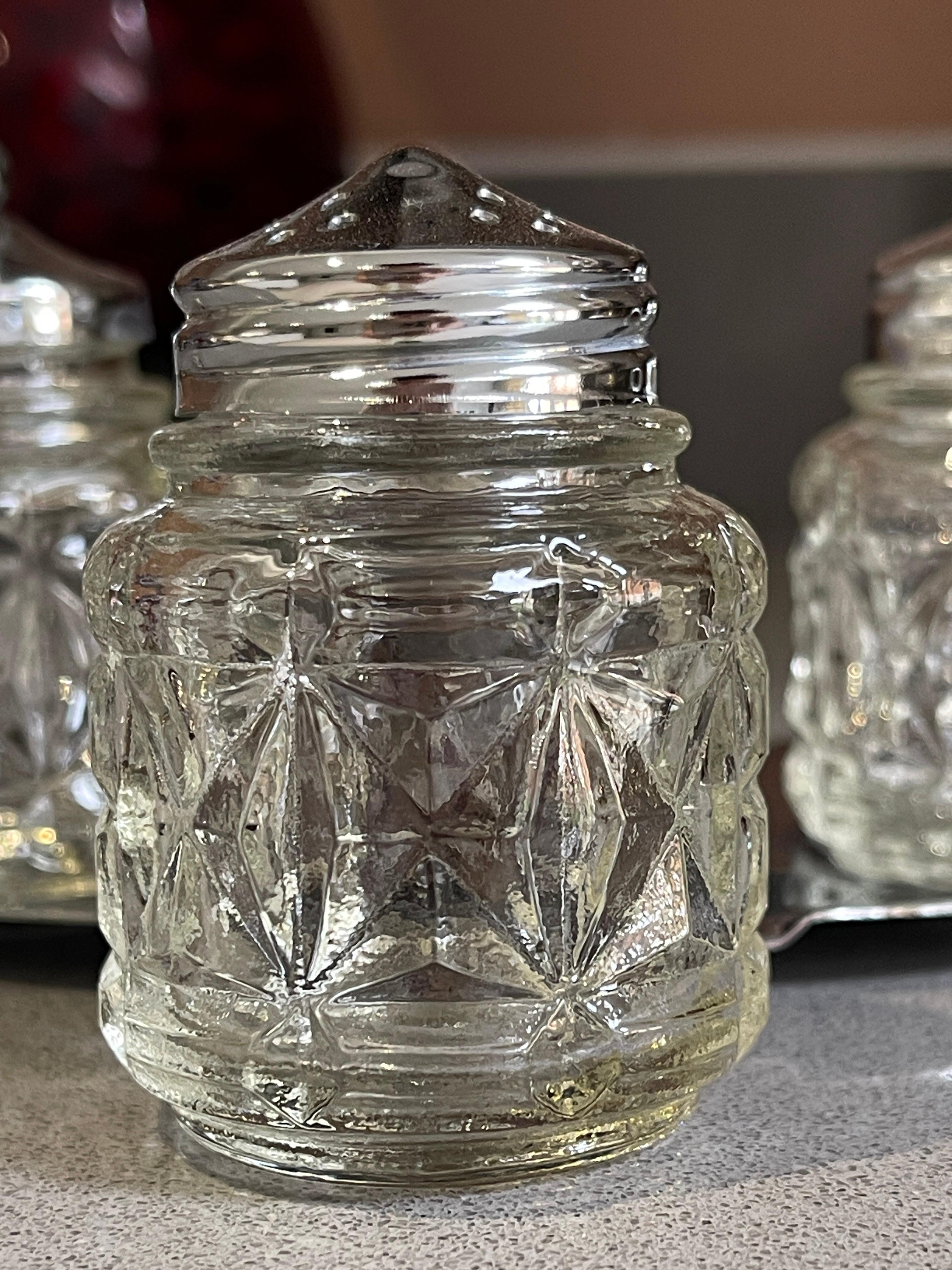 British Vintage Silver Pepper & Salt Shaker,  A Set of Salt Shakers Crystal With Tray For Sale