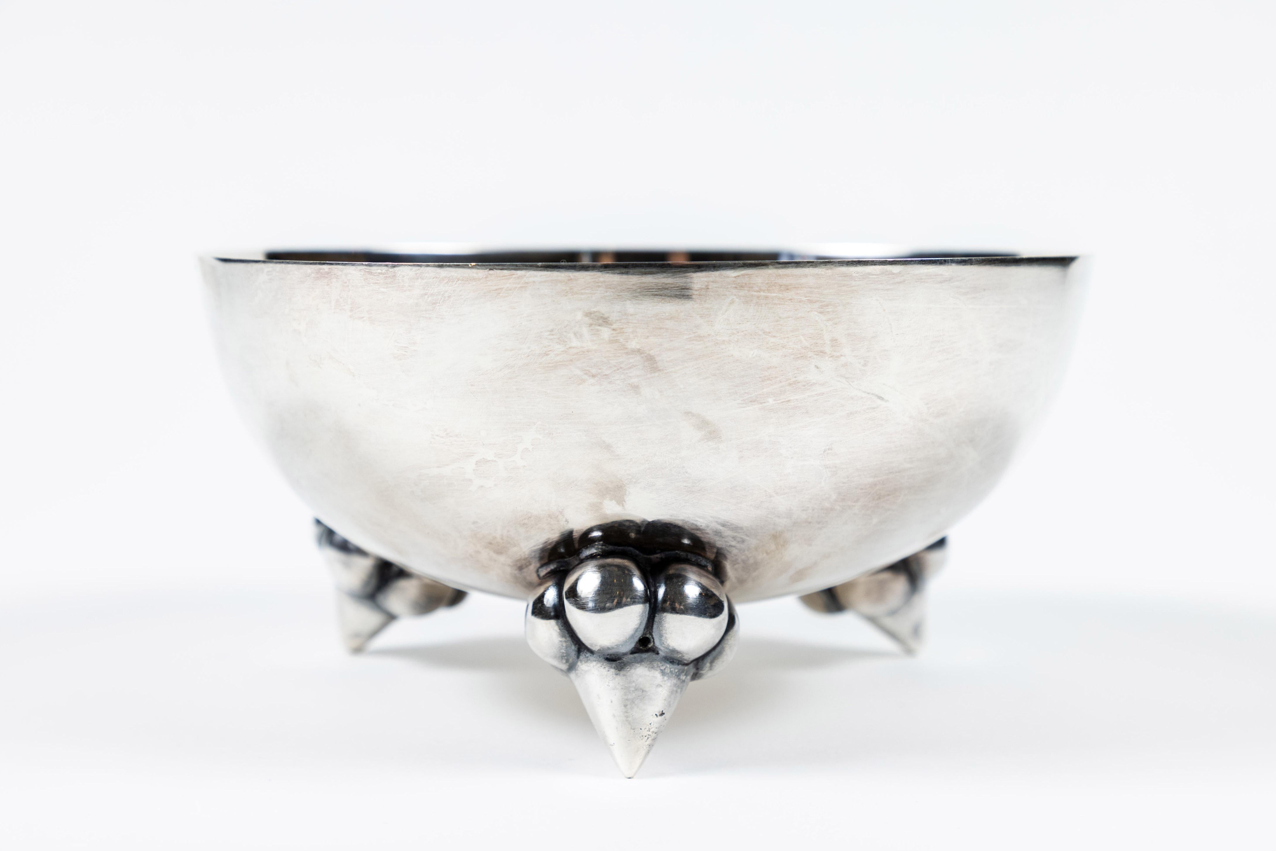Vintage Silver Plate Bowl w/ Highly Stylized Feet, France In Good Condition In Pasadena, CA