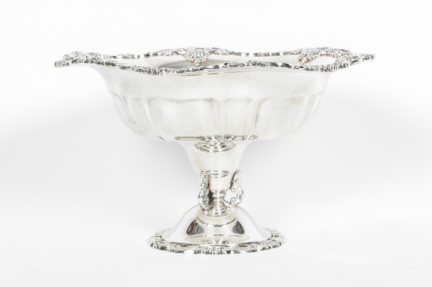 Vintage Silver Plate Fruit Bowl Piece In Excellent Condition In Tarry Town, NY
