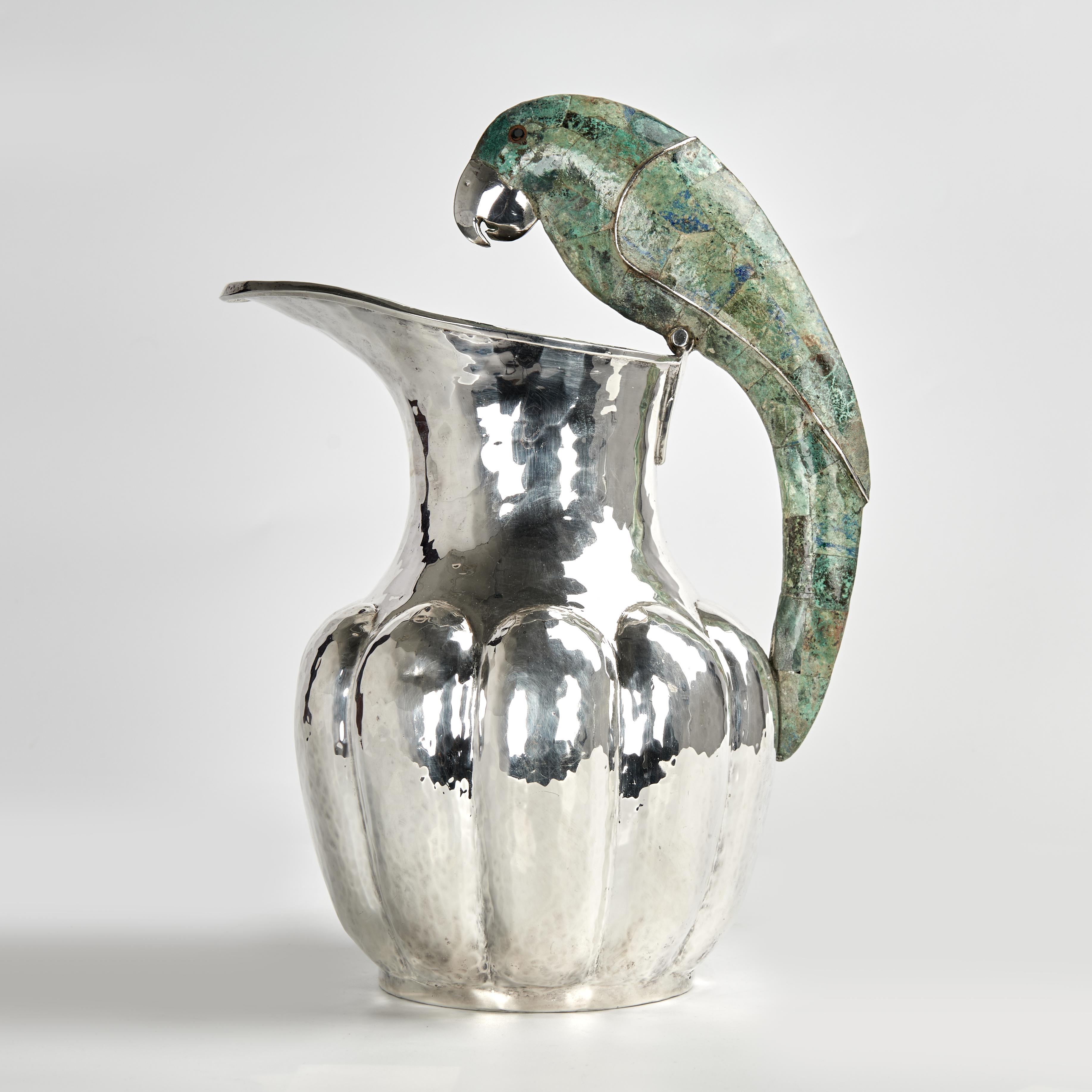 Mid-Century Modern Vintage Silver Plate Pitcher with Parrot Handle (Pichet en métal argenté avec anse en forme de perroquet) en vente