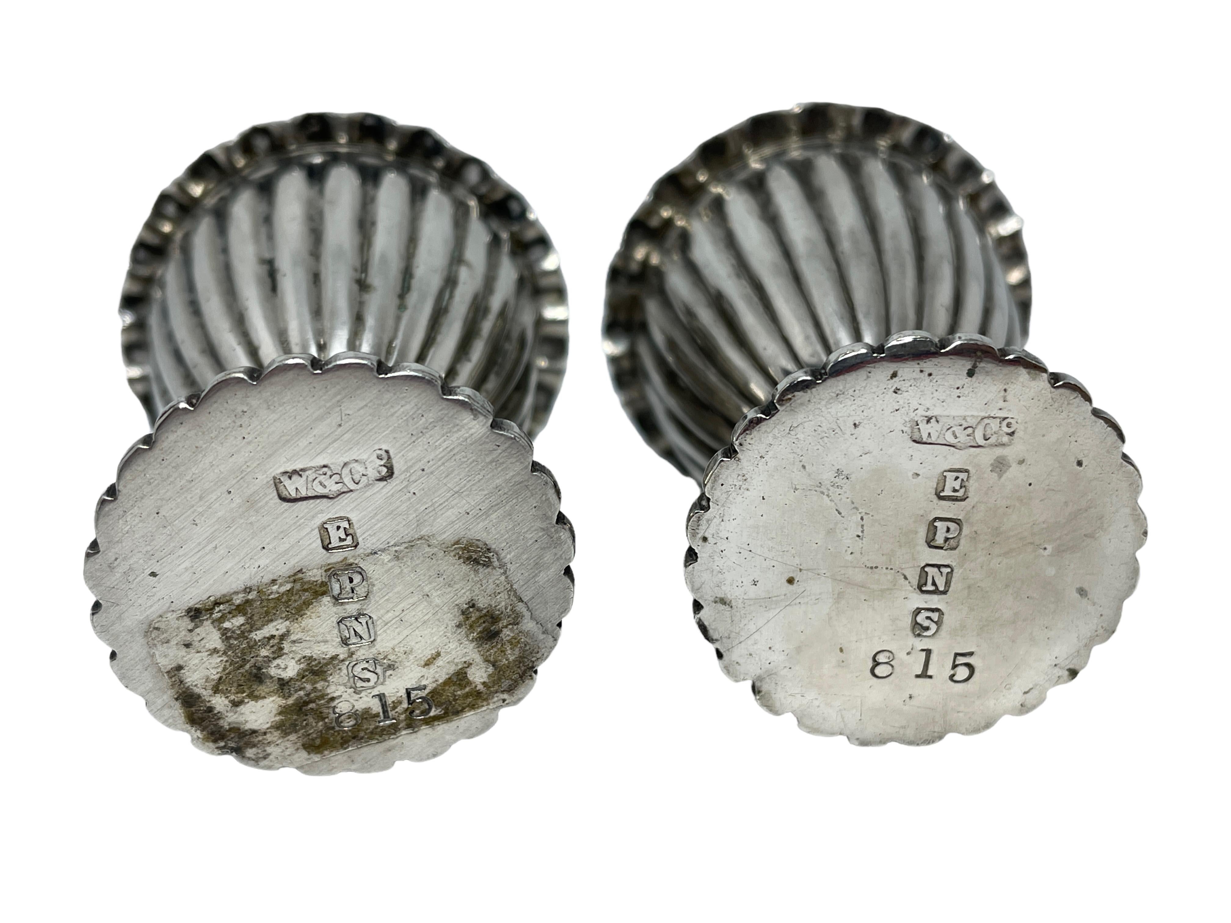Suédois Salière et poivrière vintage en métal argenté, Suède en vente