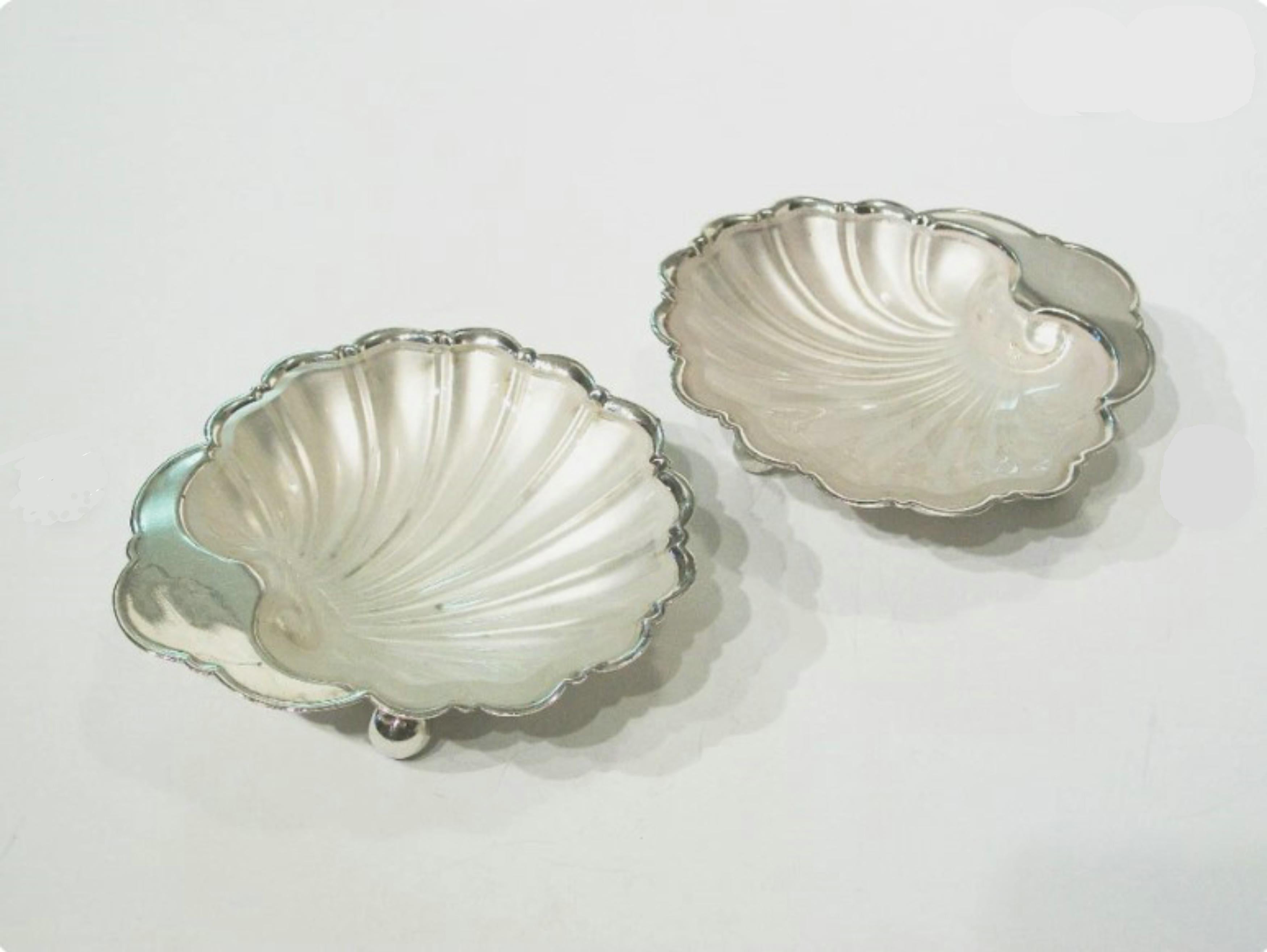 Victorian Vintage Silver Plate Shell Dishes - Frosted Glass Liners - U.K. - Circa 1940 For Sale