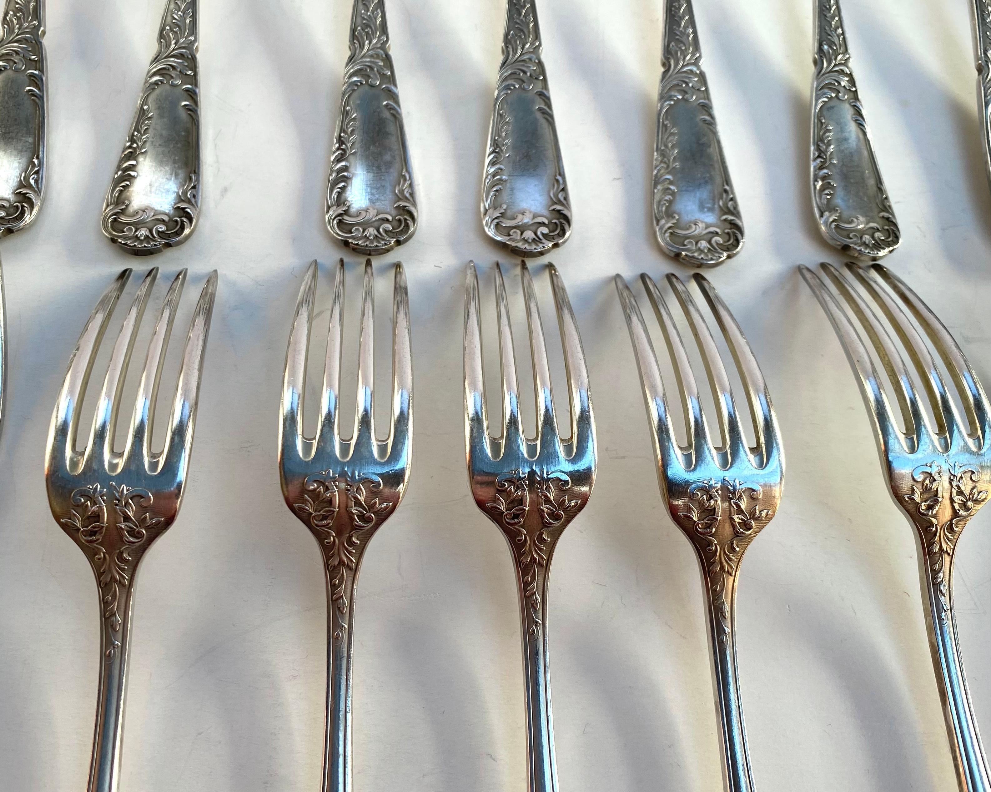Vintage Silver Plate Utensils 12 Spoons 12 Forks France 1950s In Excellent Condition For Sale In Bastogne, BE