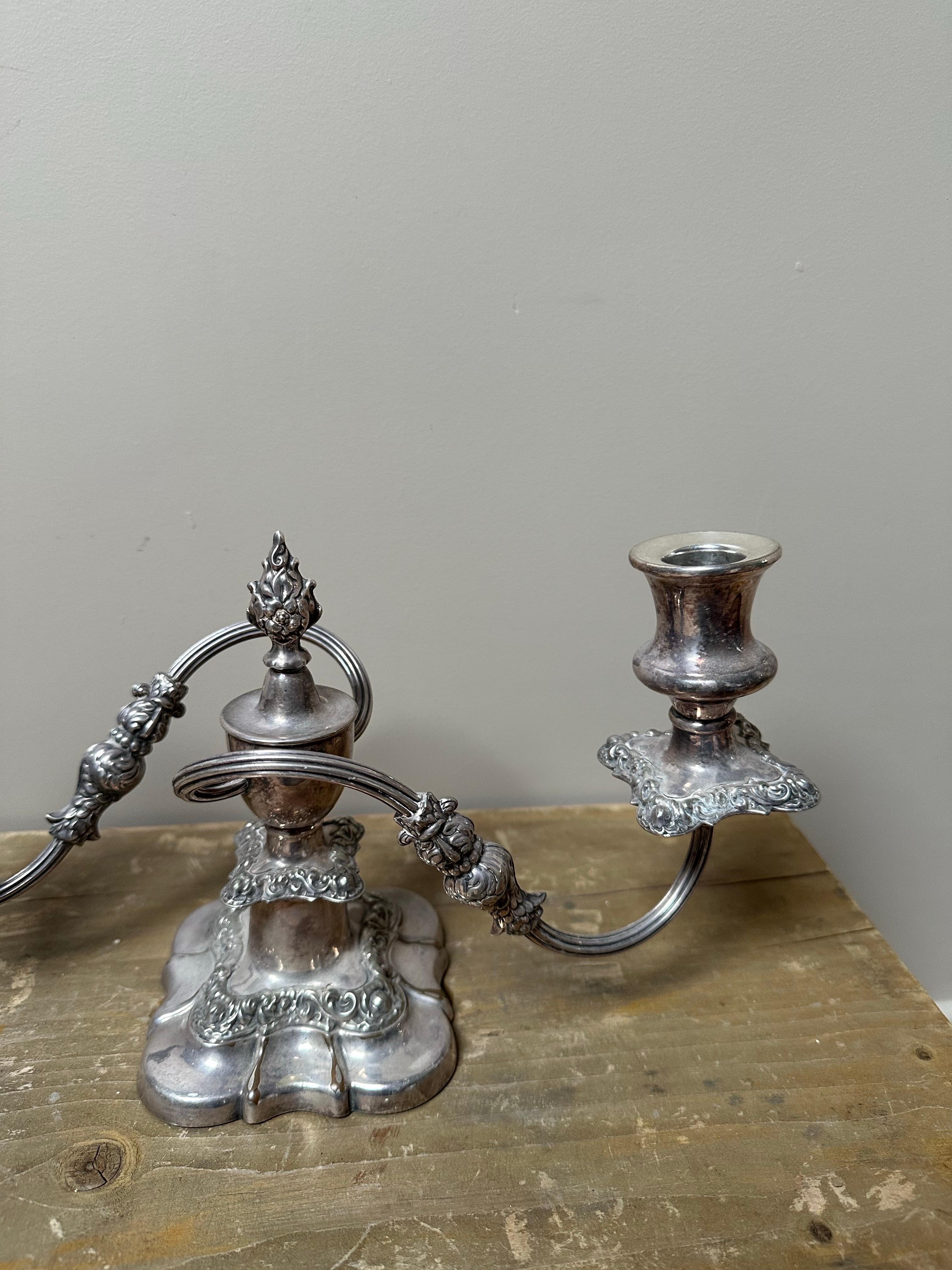 Candelabro d'epoca a 2 bracci placcato in argento in vendita 5