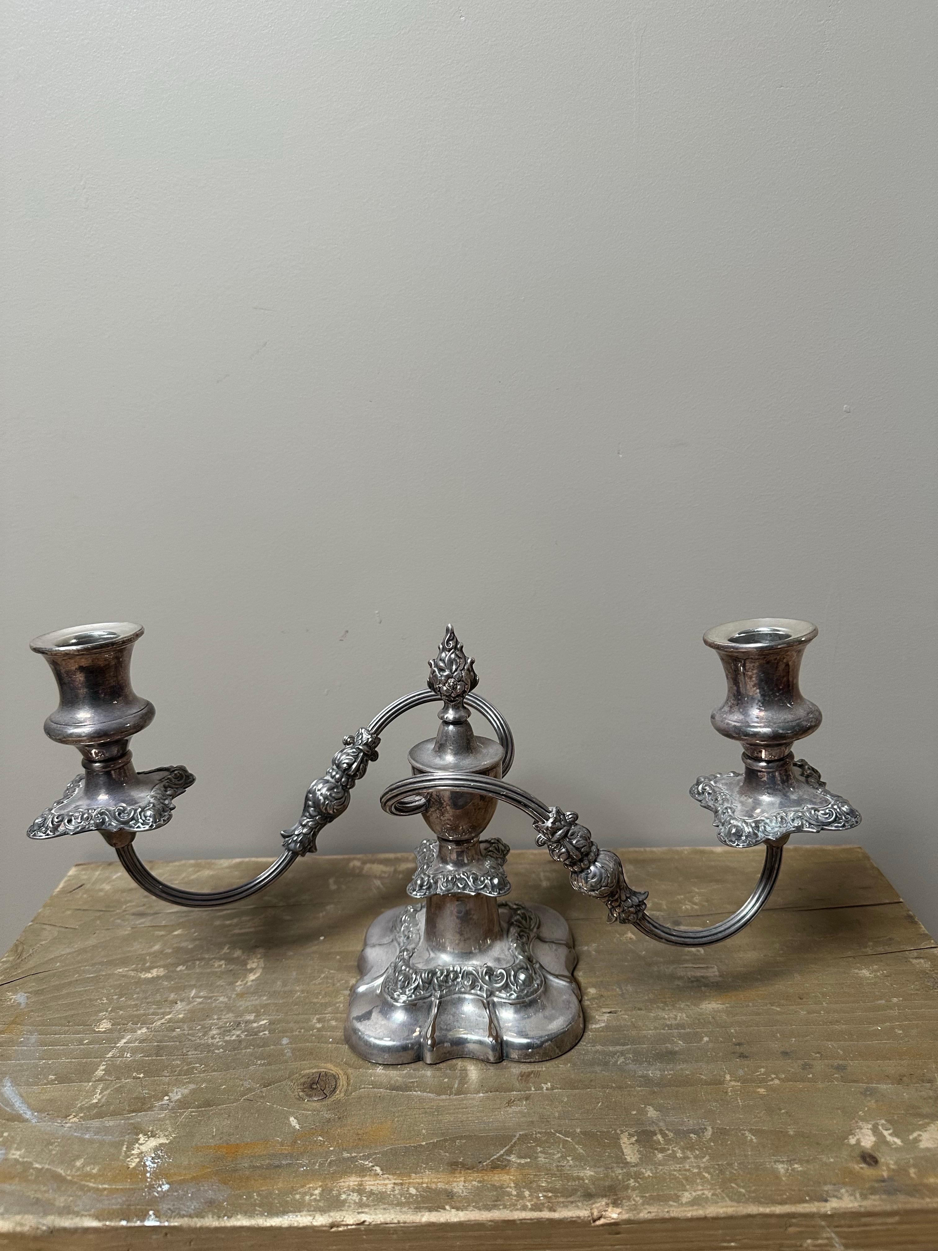 Candelabro d'epoca a 2 bracci placcato in argento in vendita 6