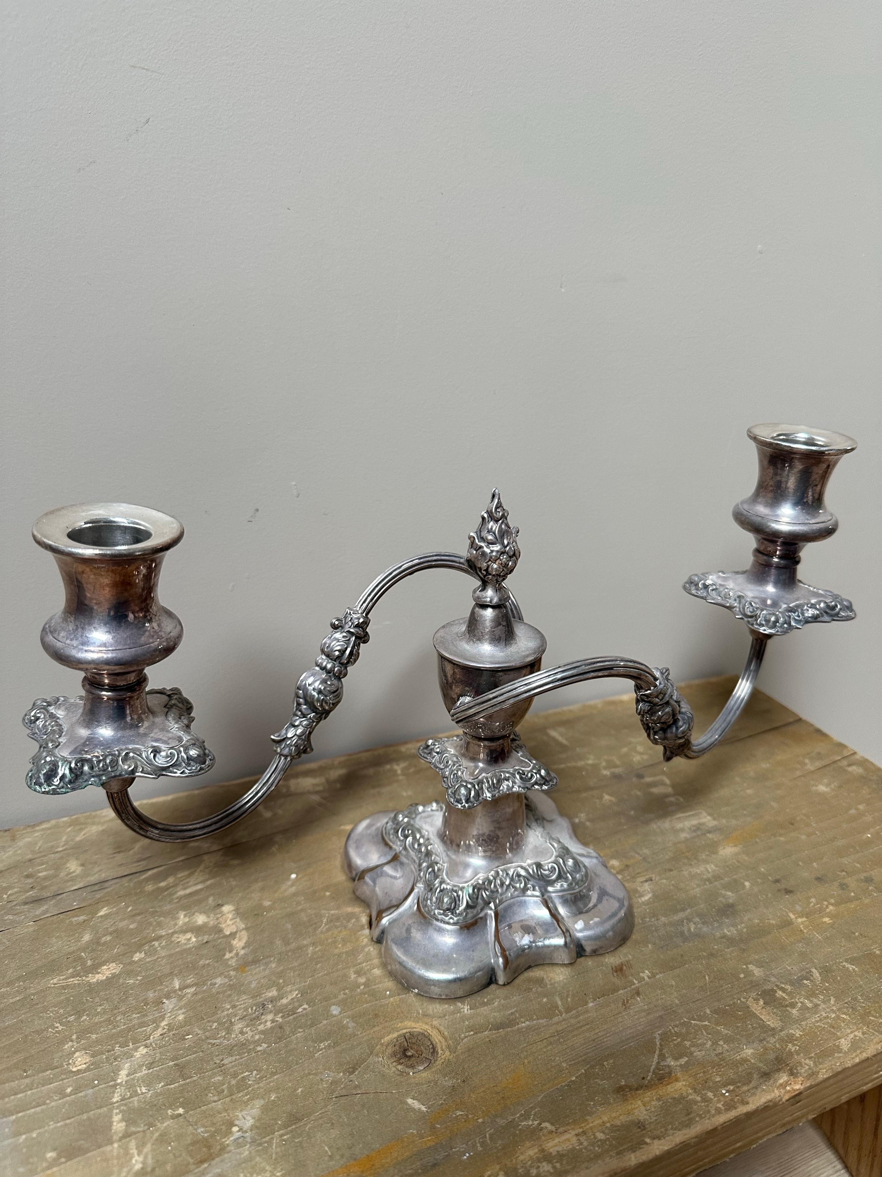 Art Nouveau Candelabro d'epoca a 2 bracci placcato in argento in vendita