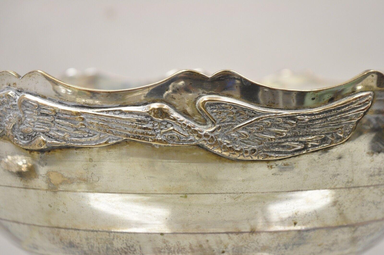 Bol à punch vintage de style Art déco en métal argenté avec oiseaux grues répétitifs Bon état - En vente à Philadelphia, PA