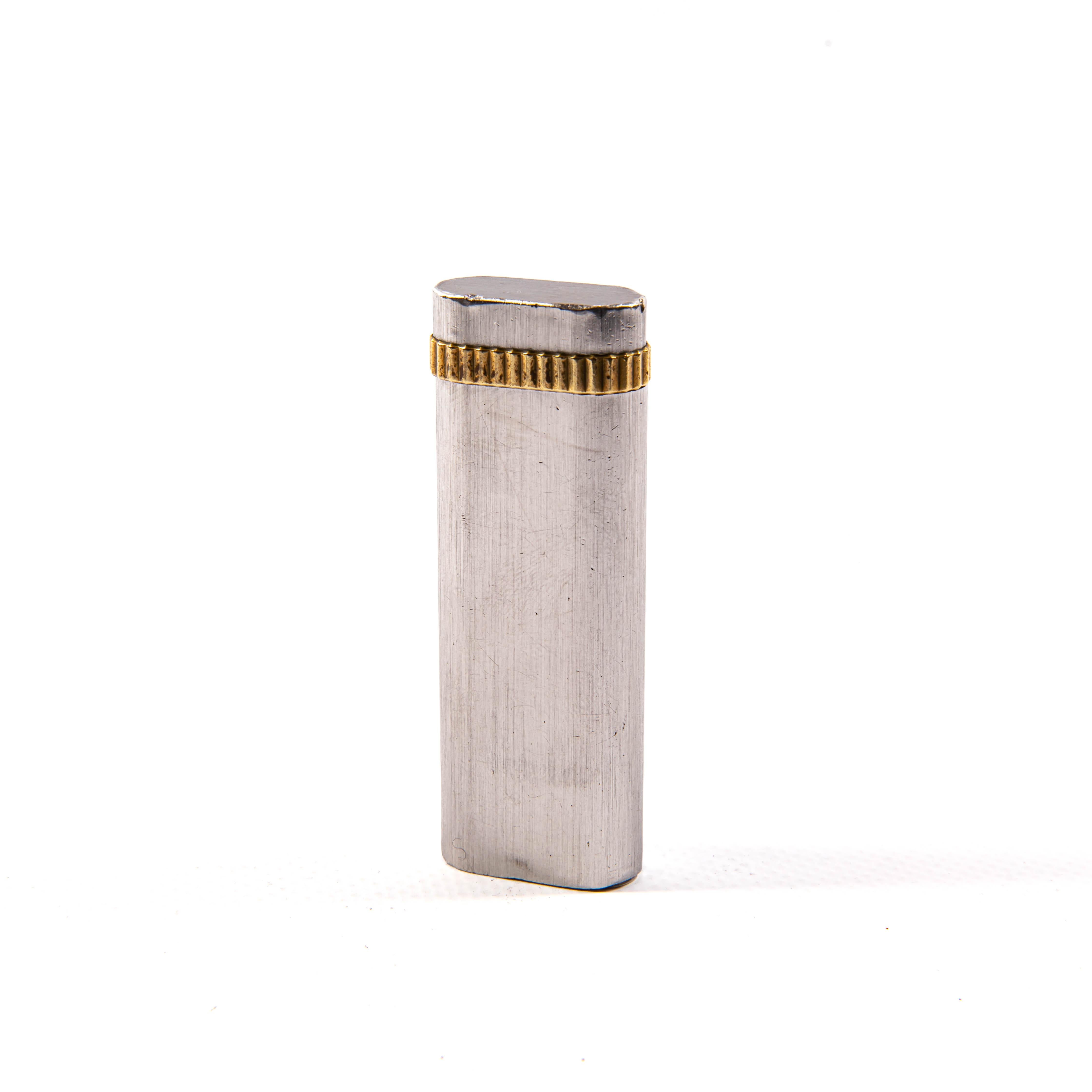 ARTIER Les Must Lighter brossé des années 1970 État moyen - En vente à DELFT, NL