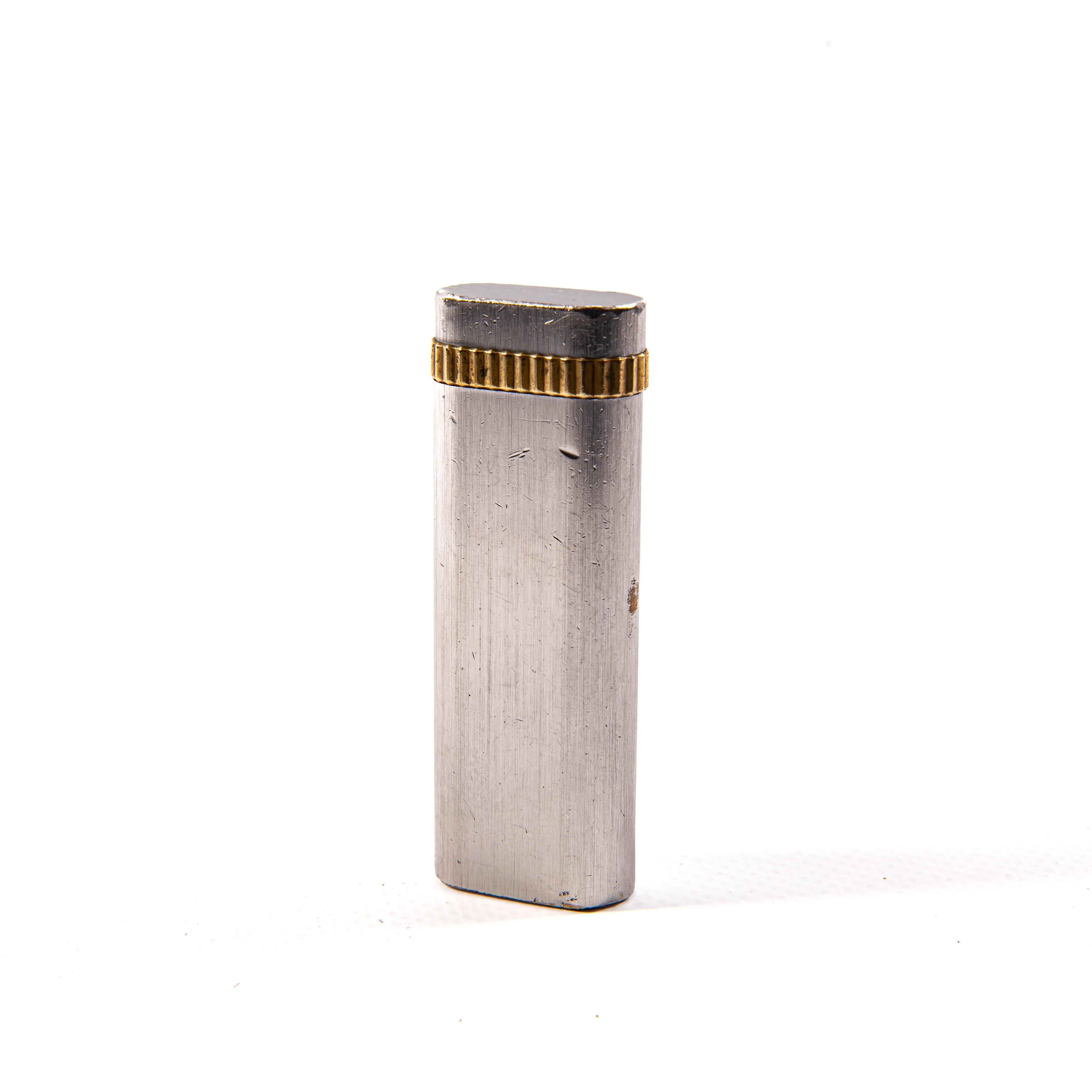ARTIER Les Must Lighter brossé des années 1970 en vente 1