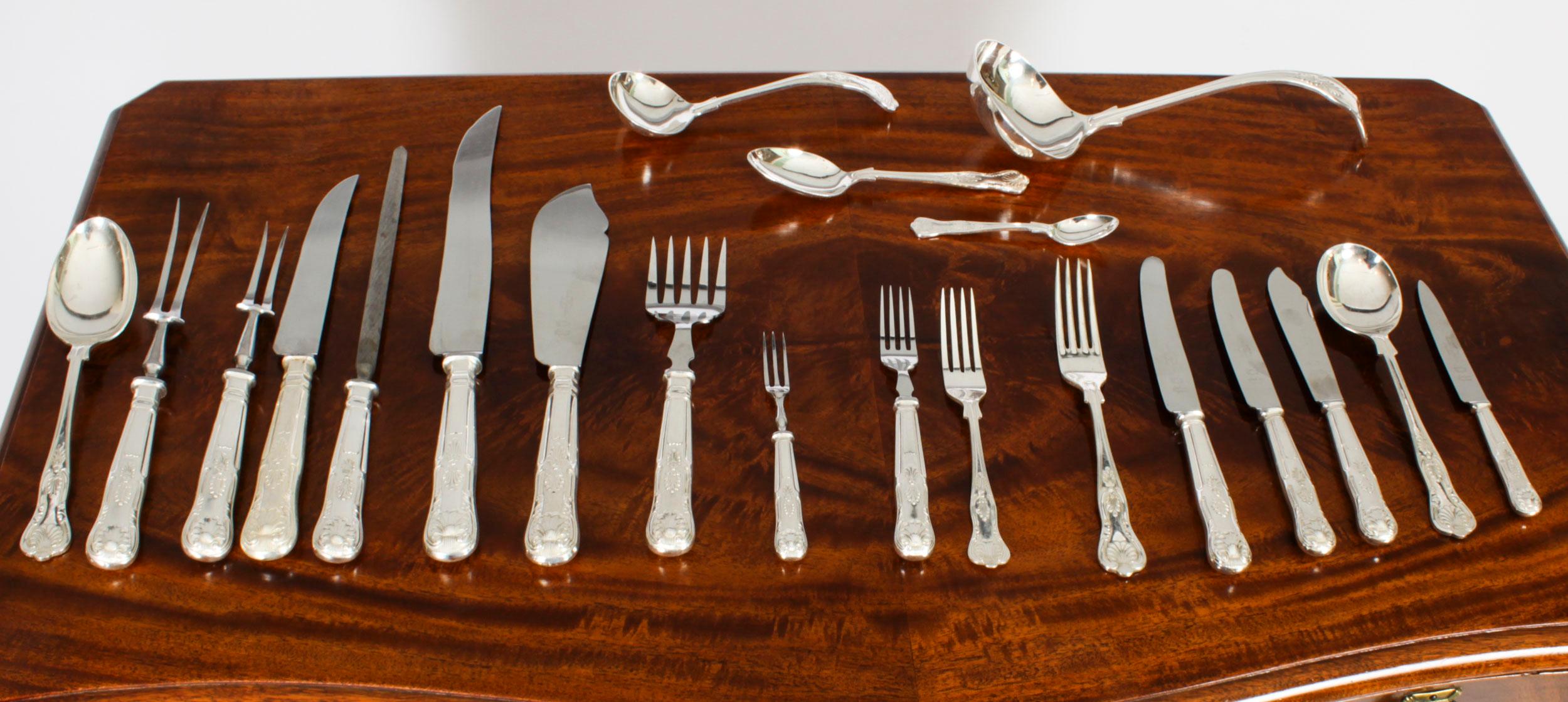 Vintage Silver Plated Cased 148 Piece 12 Setting Canteen Cutlery 20th Century For Sale 4
