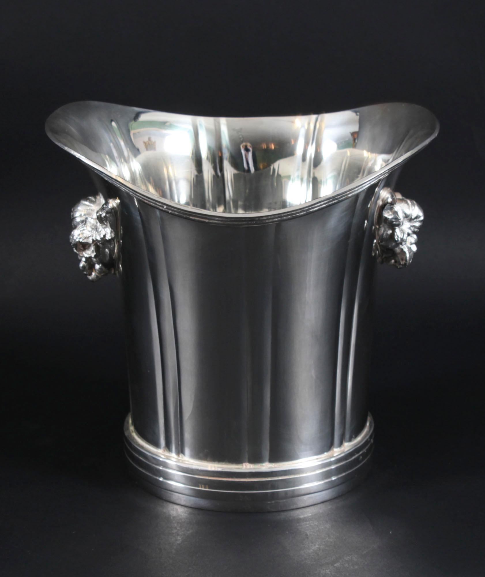 Enfriador vintage de caviar y champán bañado en plata Siglo XX en venta 9