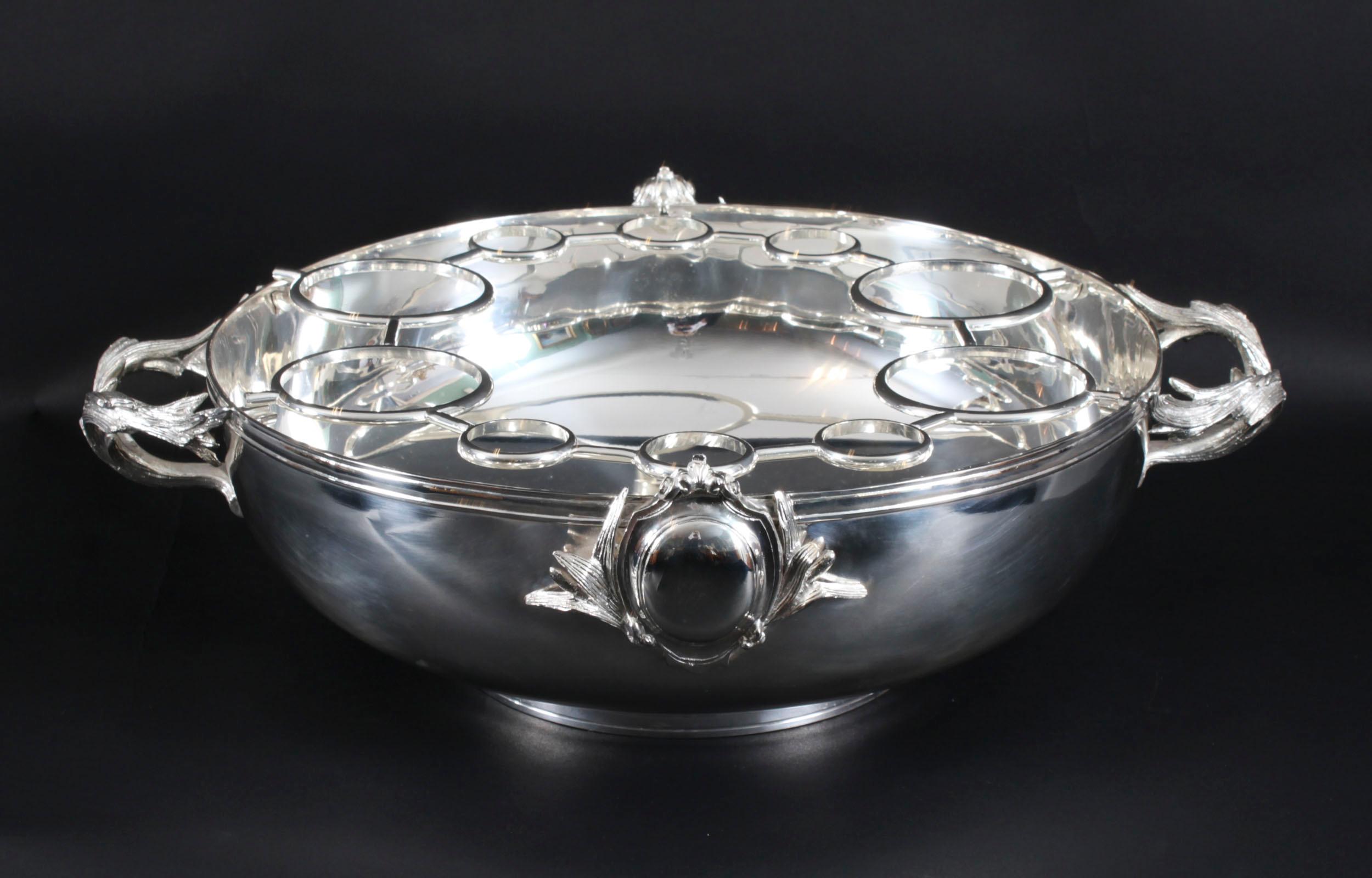 Enfriador vintage de caviar y champán bañado en plata Siglo XX en venta 11